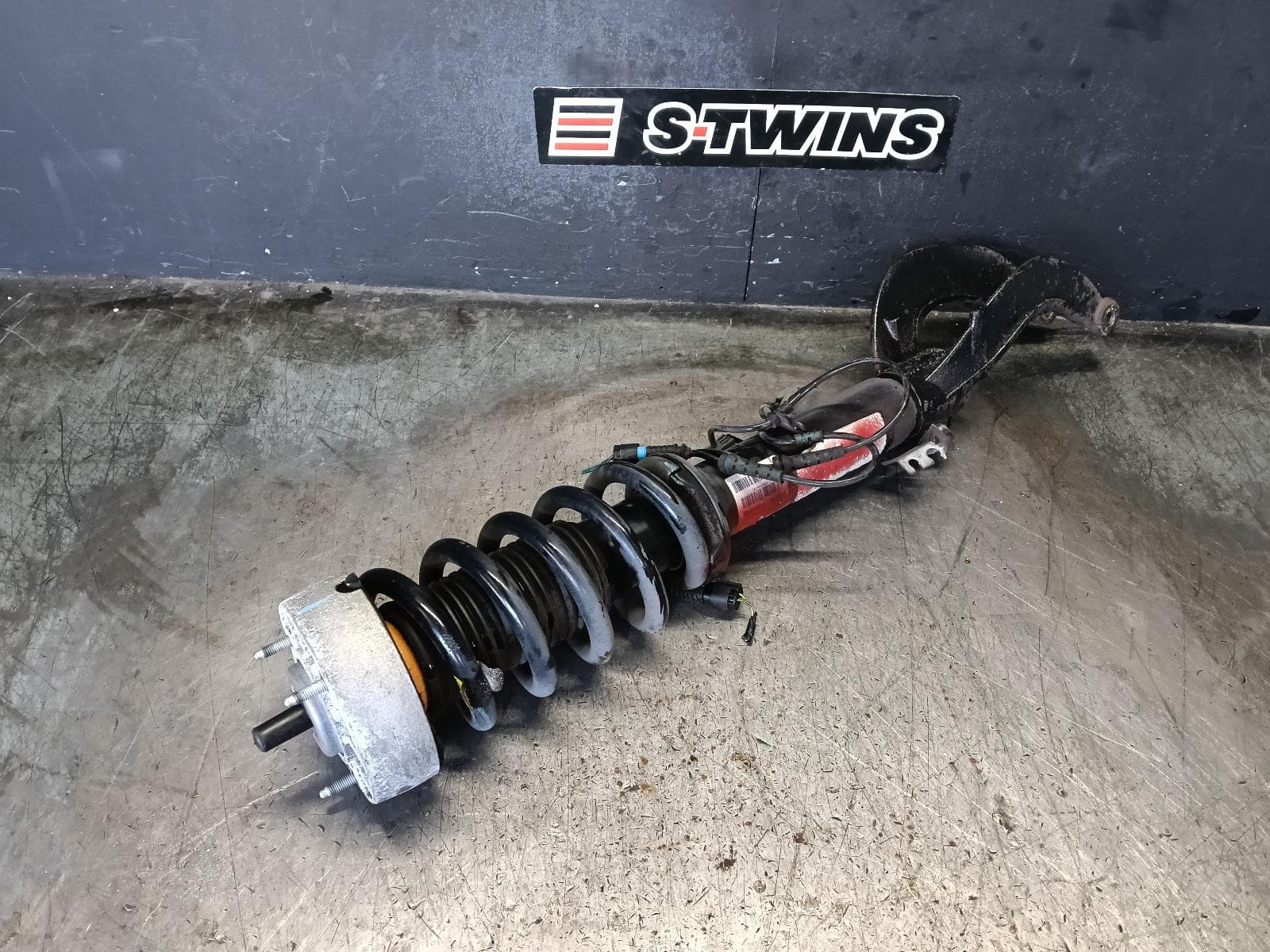 2015 BMW X5 LEFT FRONT STRUT F15, ADAPTIVE TYPE, 09/13-07/18 0000419931