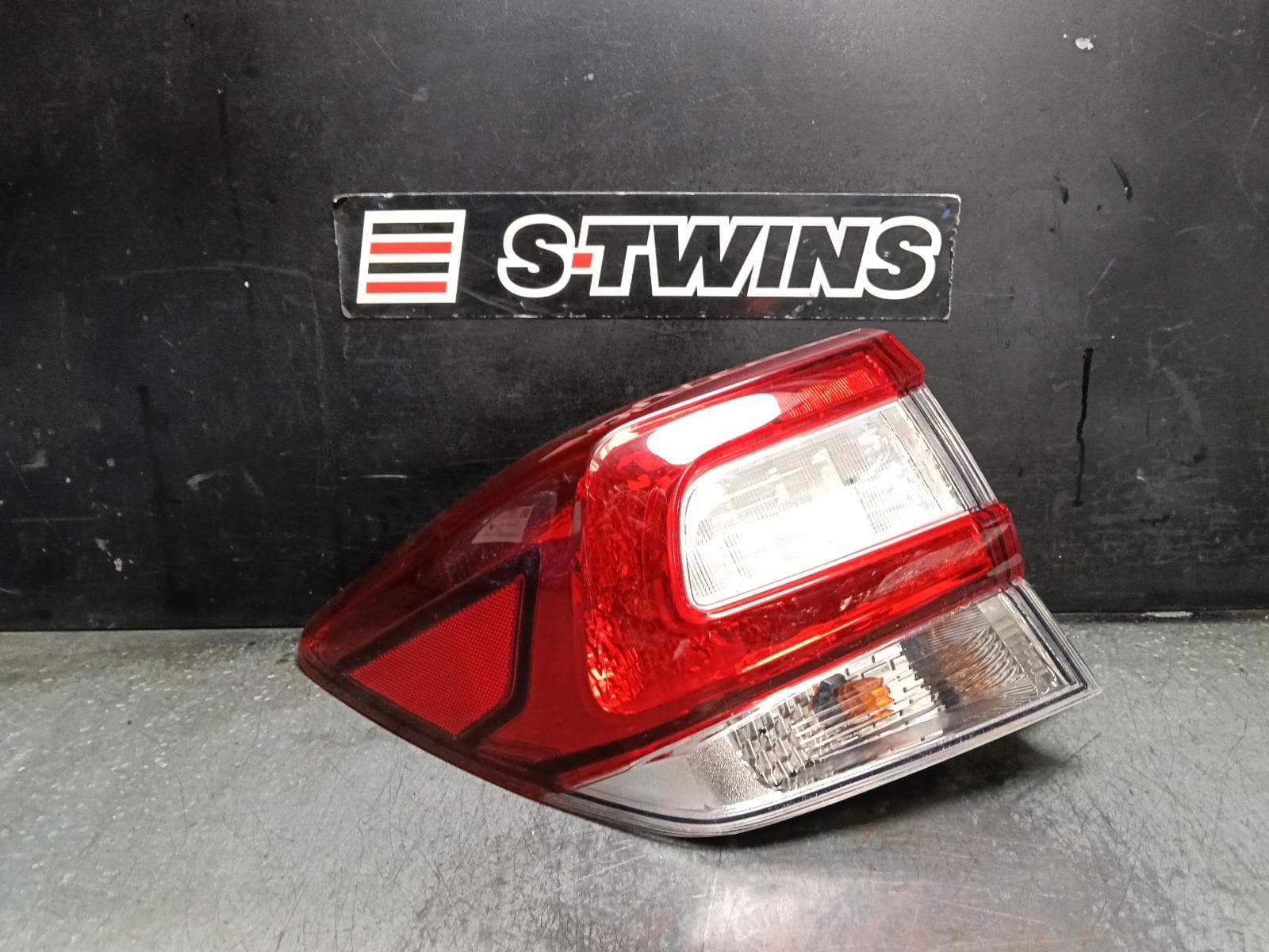 Used auto part listing image: 2018 SUBARU XV LEFT TAILLIGHT W/ CHROME INSERT TYPE, G5X, 03/17-04/20 0000419983