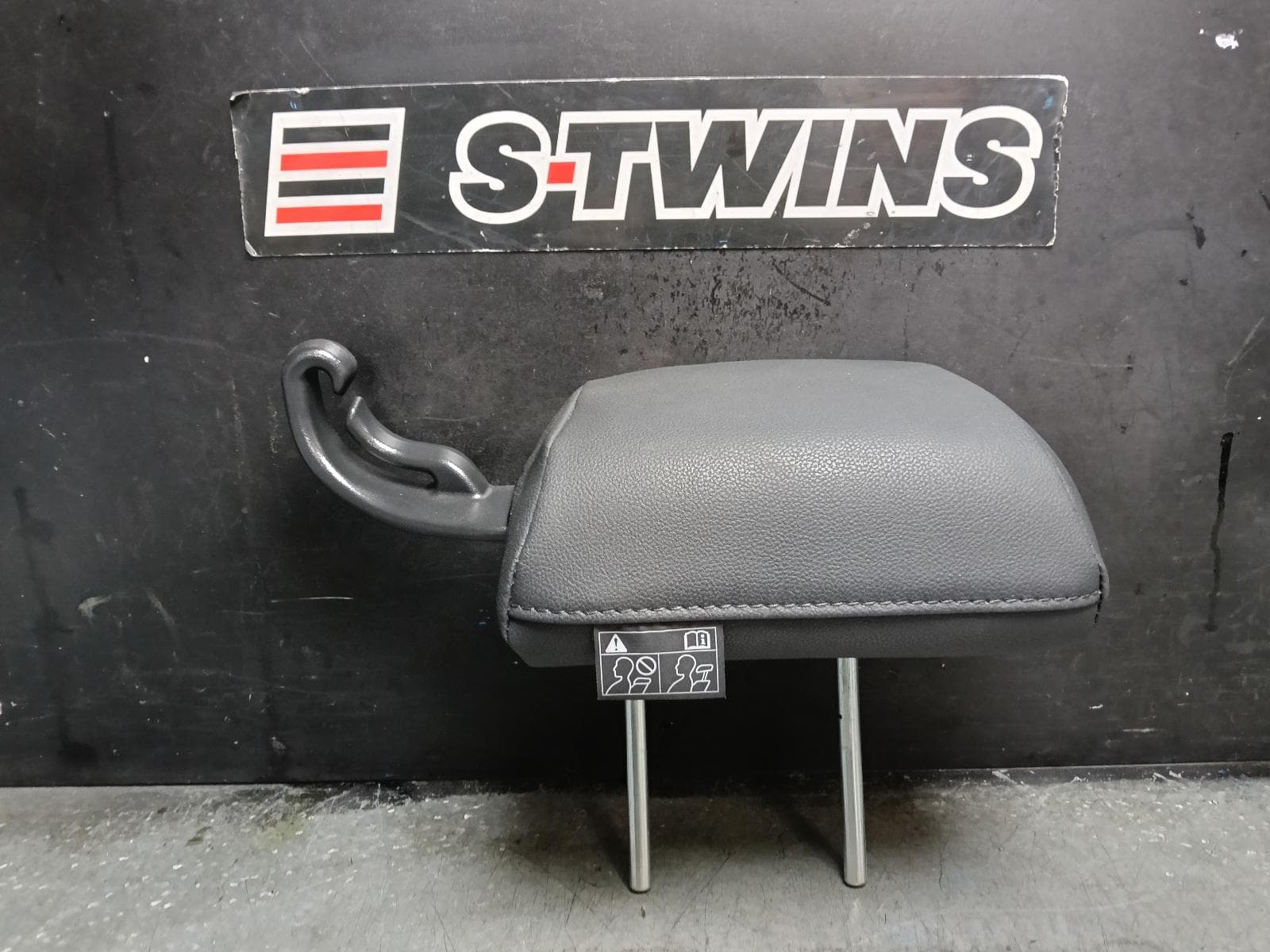 Used auto part listing image: 2018 SUBARU XV HEADREST G5X, 03/17-06/23 0000420001