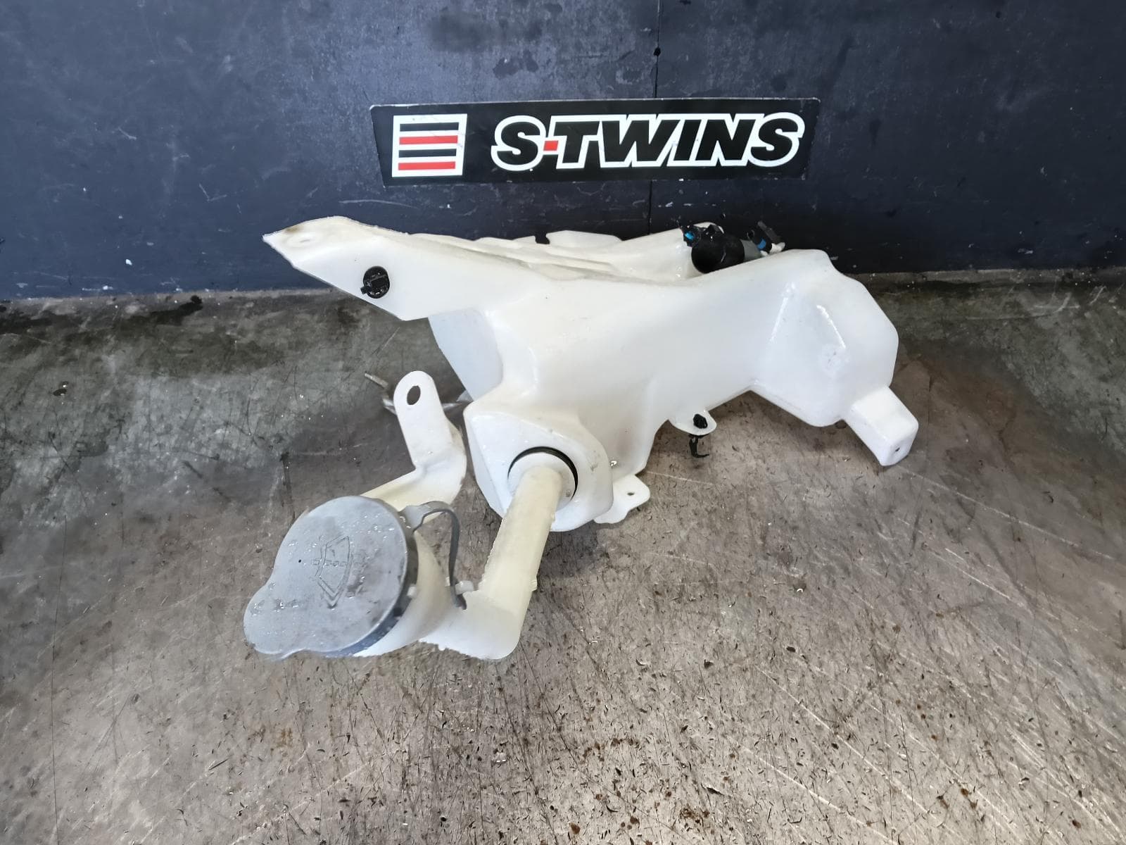 2017 NISSAN QASHQAI WASHER BOTTLE J11, 07/17-07/21 0000419952