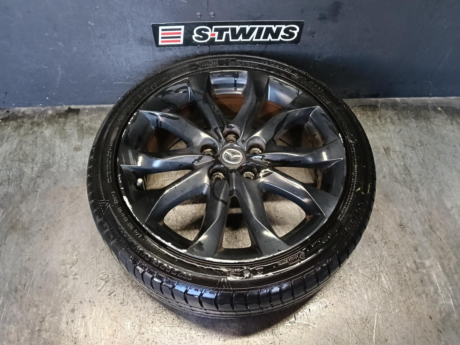 Used auto part listing image: 2016 MAZDA 3 WHEEL MAG FACTORY, 18X7.0IN, BM, SP25 GT/ASTINA, 11/13-05/16 0000420017