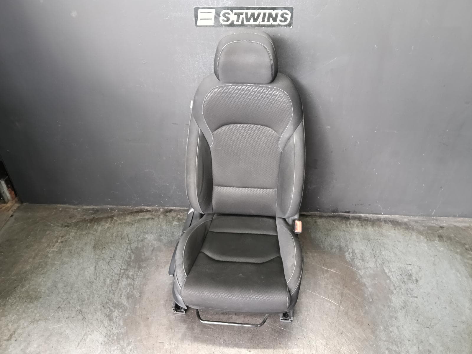 2018 HYUNDAI I30 FRONT SEAT RH FRONT, PD, HATCH (S. KOREA VIN KMHH), CLOTH, BLACK, ACTIVE/GO, 03/17-12/23 0000419792