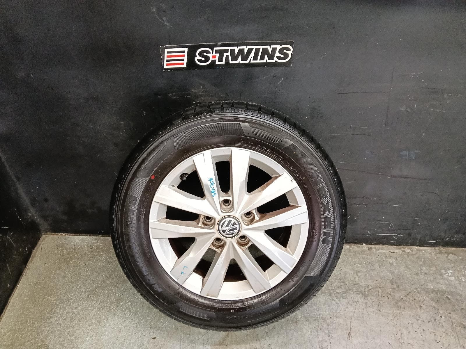 2017 VOLKSWAGEN TRANSPORTER WHEEL MAG FACTORY, 16X6.5IN, 5 V SPOKE, CLAYTON, T6, 07/15-08/24 0000420118