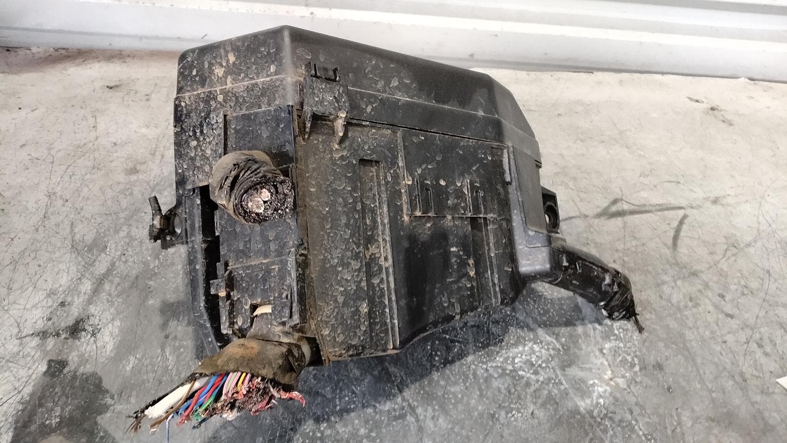 2016 SUBARU OUTBACK FUSE BOX ENGINE BAY, 6TH GEN, 08/14-12/20 0000419625