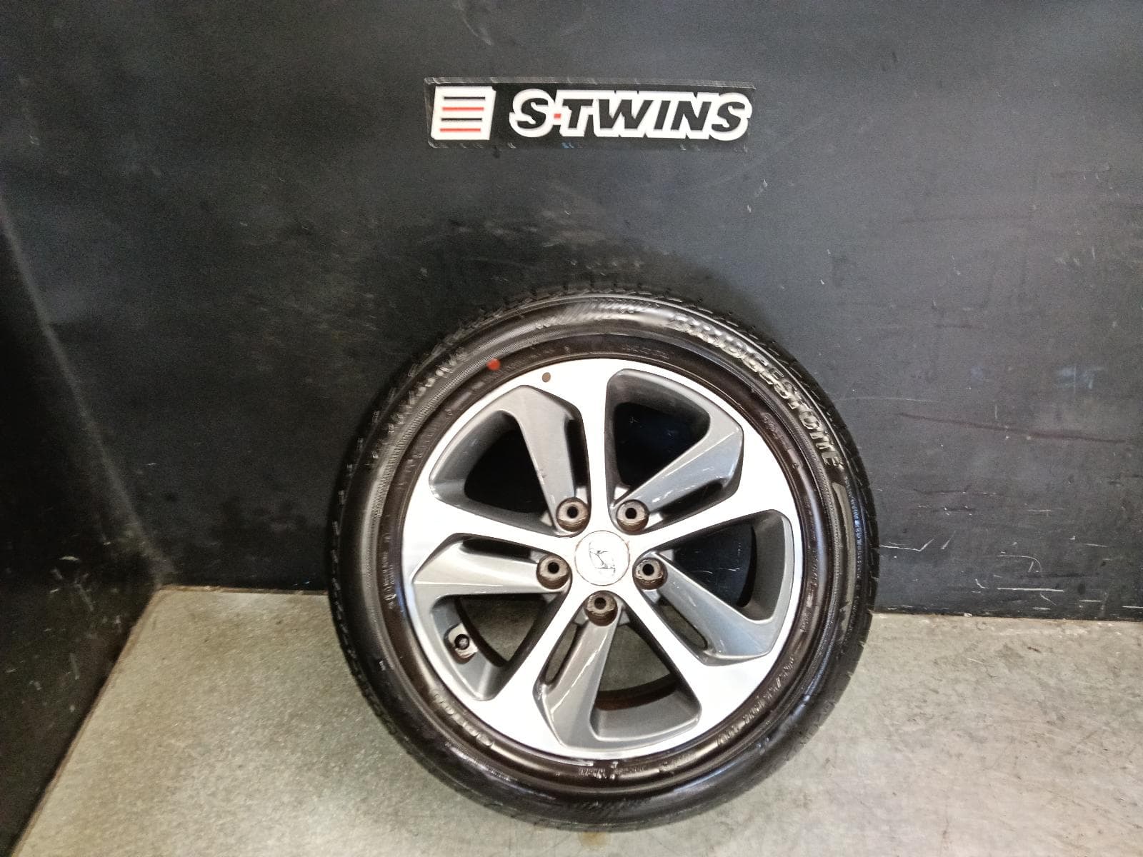 2014 HYUNDAI I30 WHEEL MAG FACTORY, 16X6.5IN, GD, 04/14-02/17 0000420201