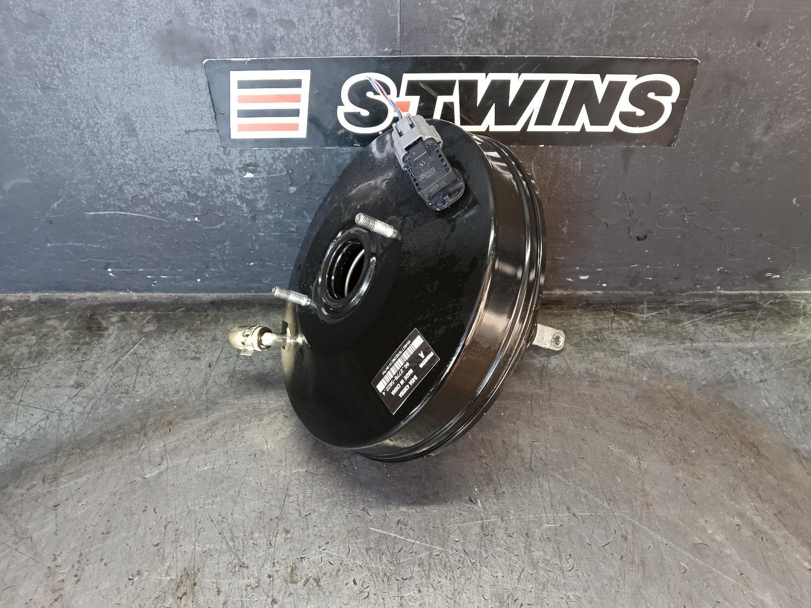 Used auto part listing image: 2016 MAZDA 3 BRAKE BOOSTER BM, P/N B45A43950A, 06/13-05/16 0000420062