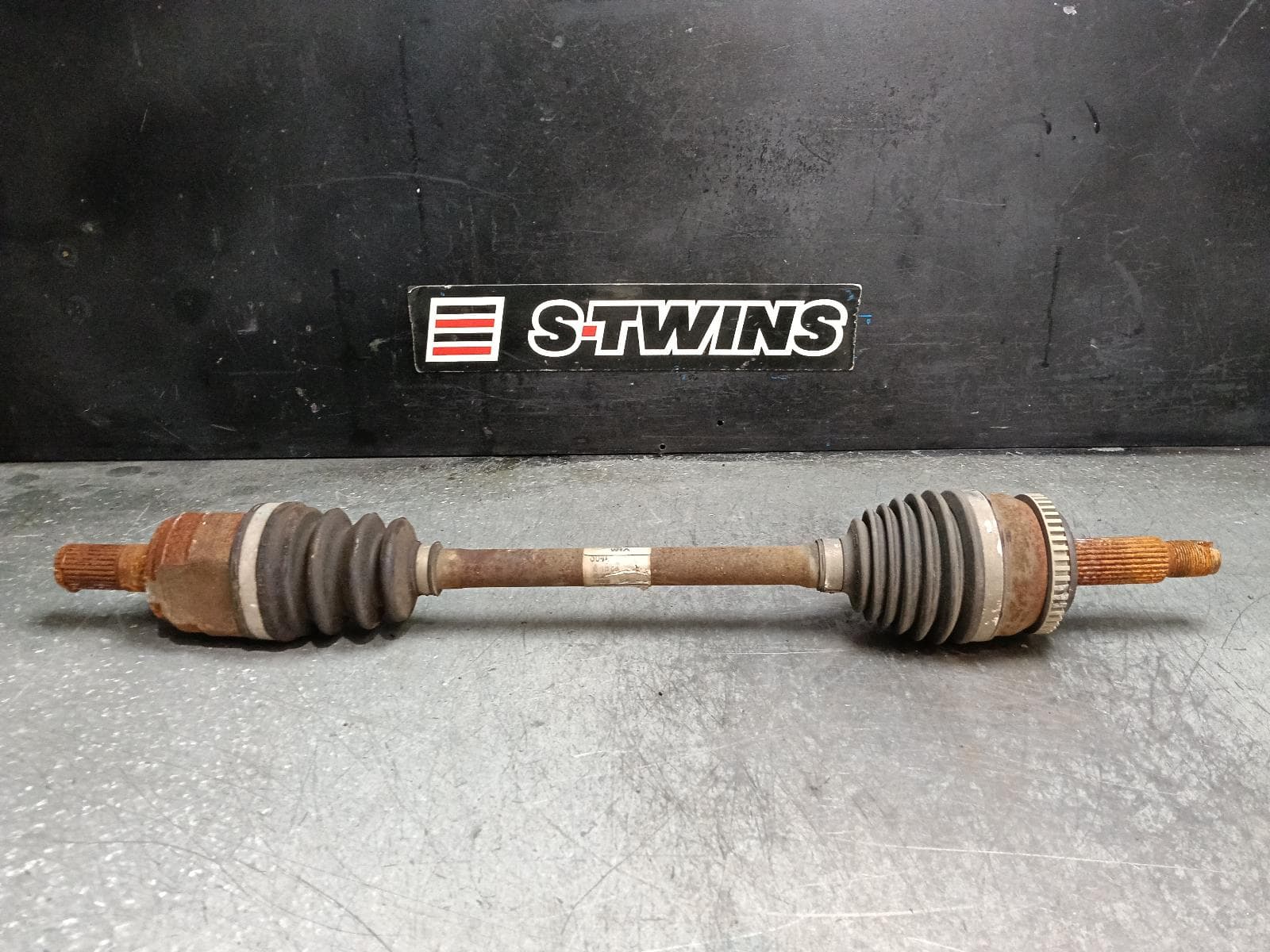 Used auto part listing image: 2014 HYUNDAI ELANTRA LEFT DRIVESHAFT AUTO T/M, MD, 03/11-11/15 0000420238