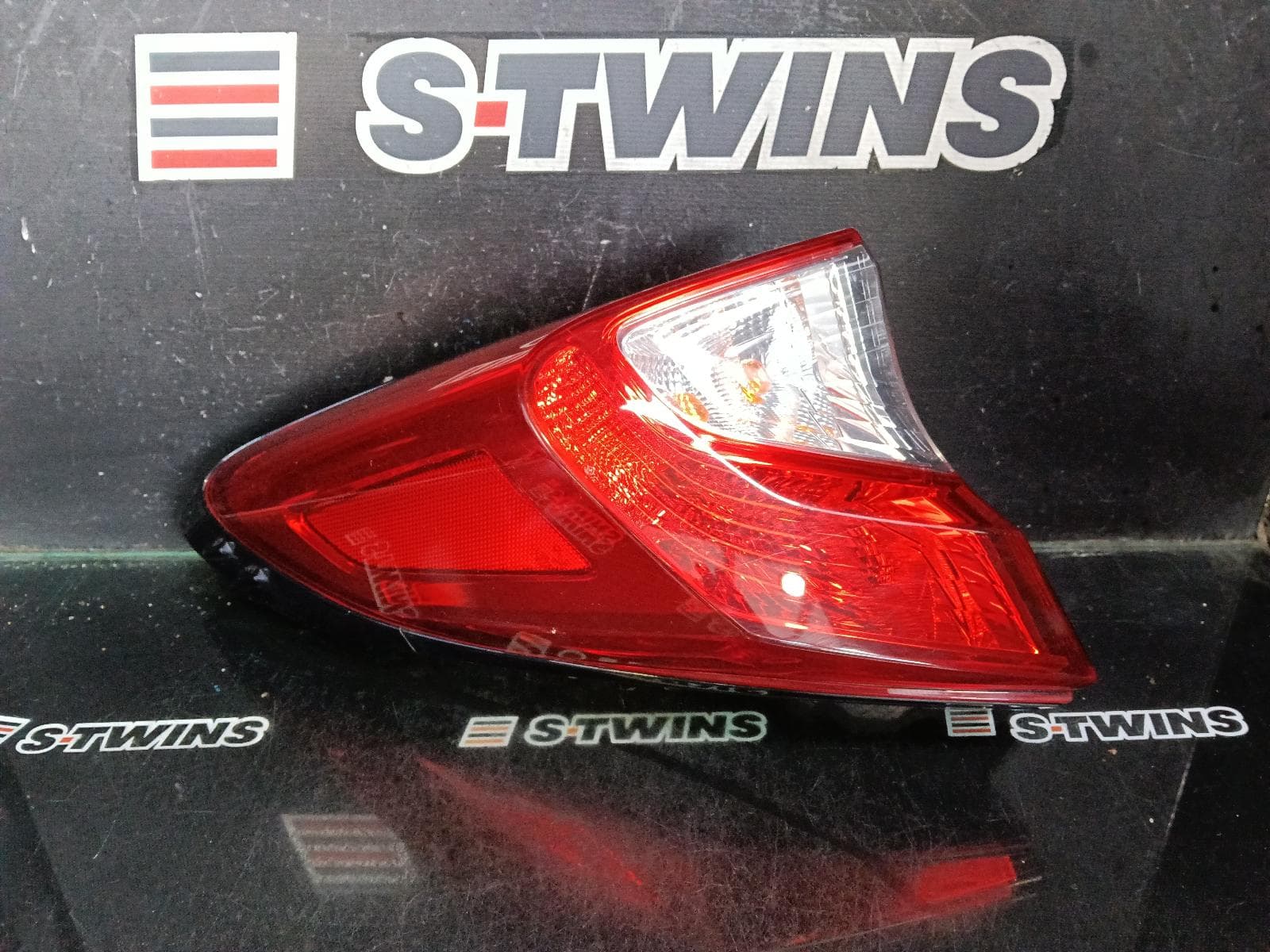 Used auto part listing image: 2017 TOYOTA C-HR LEFT TAILLIGHT GEN 1, HALOGEN TYPE, 12/16-09/23 0000420322