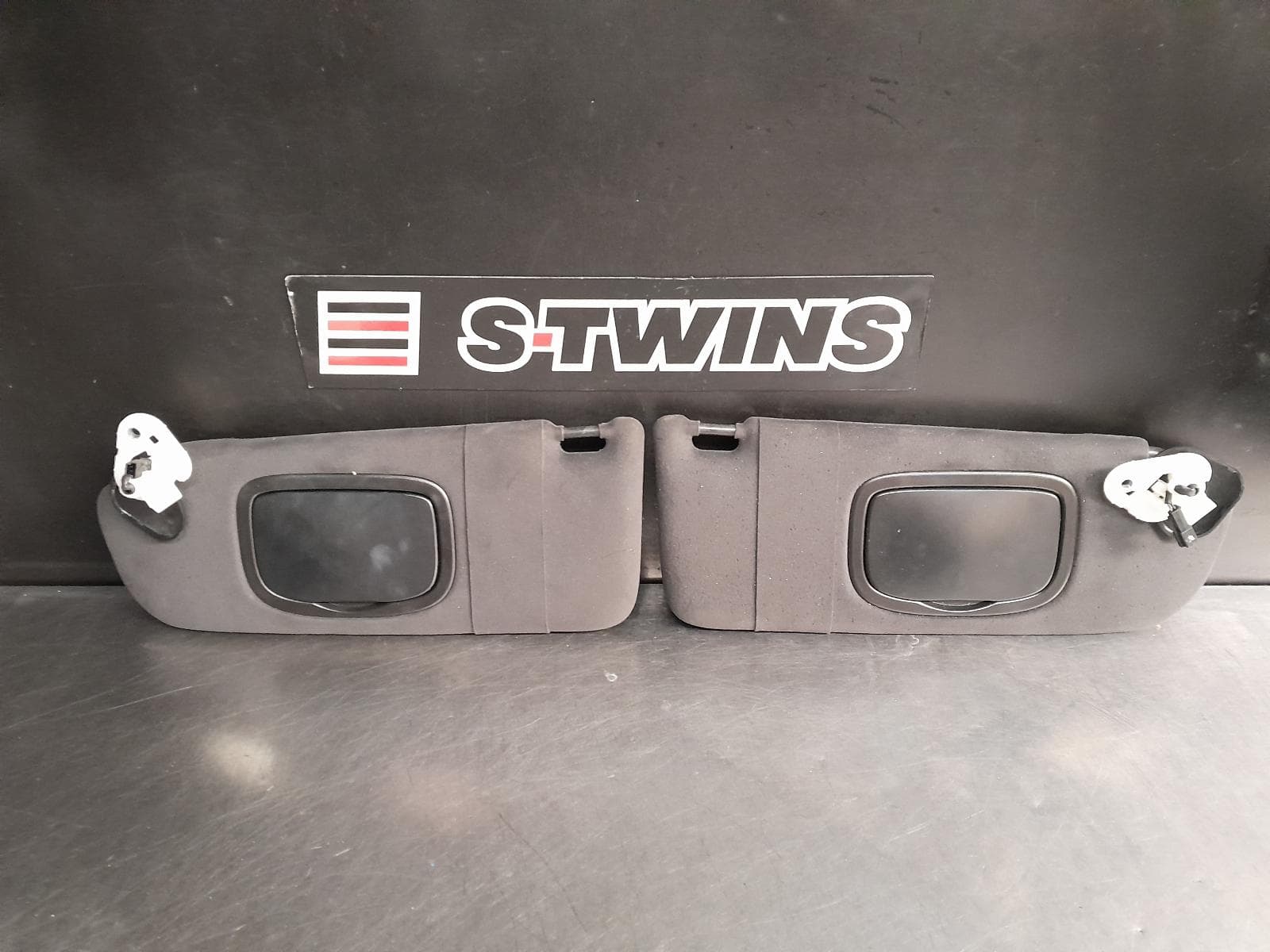 Used auto part listing image: 2015 MASERATI GHIBLI SUNVISOR M157, PAIR, 05/14- 0000290767