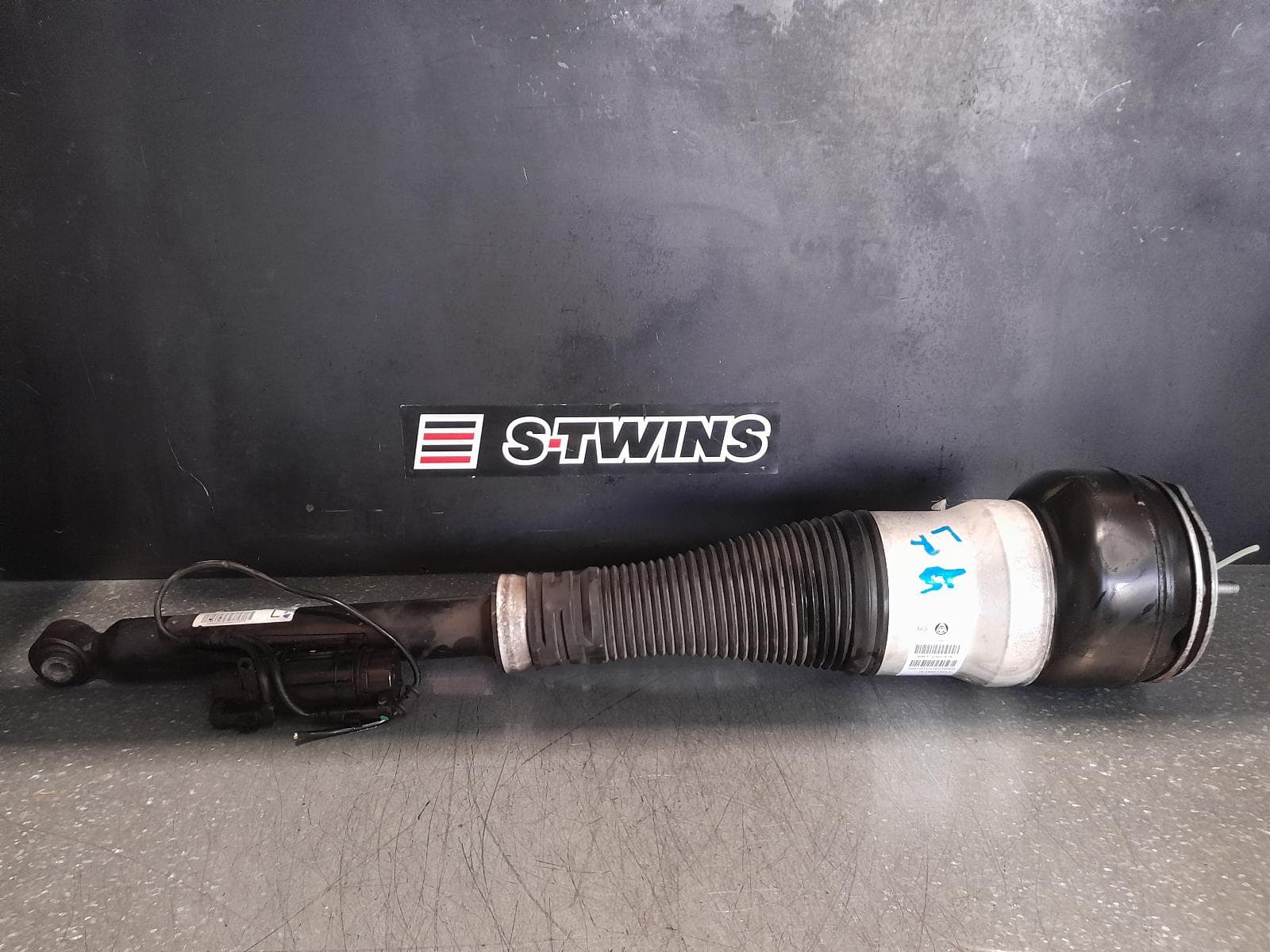 Used auto part listing image: 2013 MERCEDES S CLASS LEFT REAR STRUT W222/V222, AIRMATIC TYPE, 11/13-11/20 0000342337
