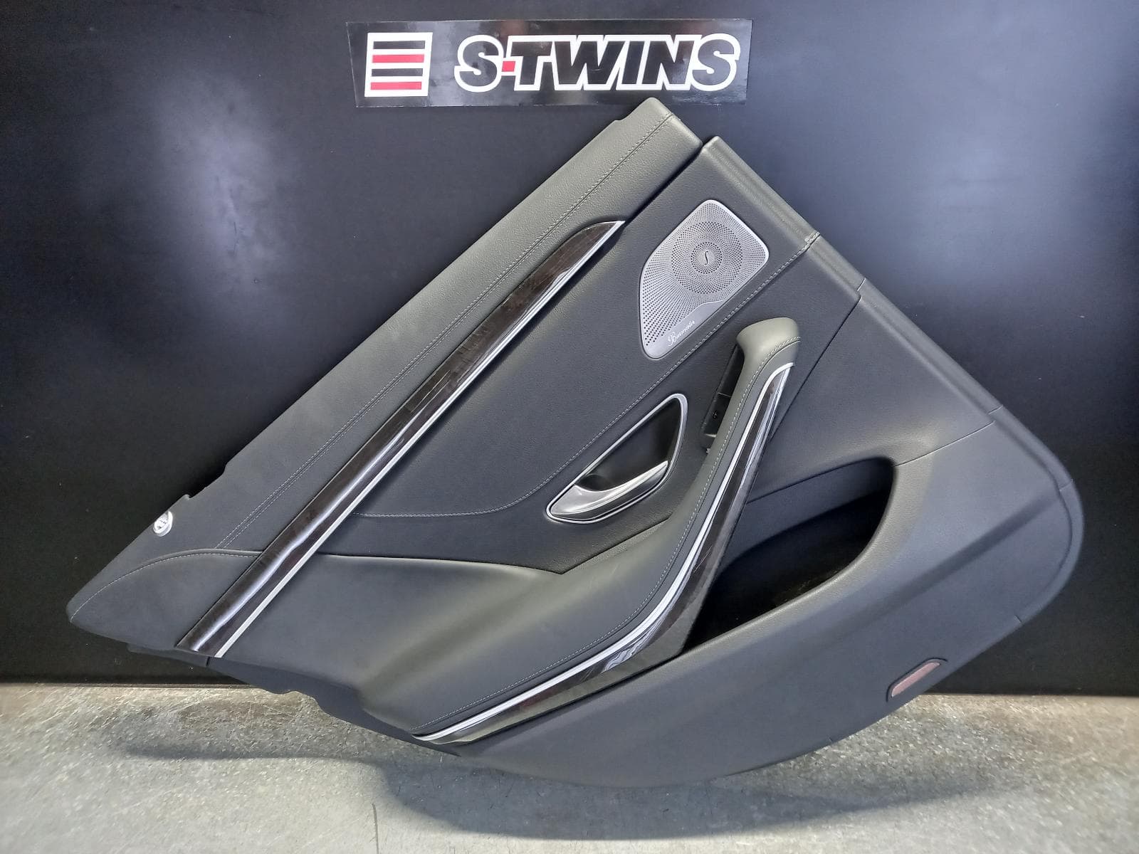 Used auto part listing image: 2013 MERCEDES S CLASS DOOR TRIM W222, 11/13-11/20 0000257572