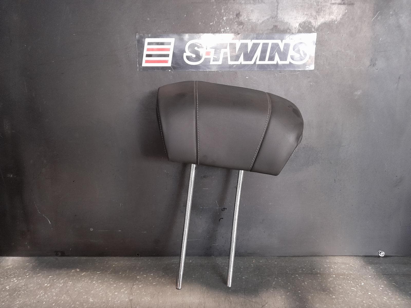 Used auto part listing image: 2013 MERCEDES S CLASS HEADREST W222, 11/13-11/20 0000342283