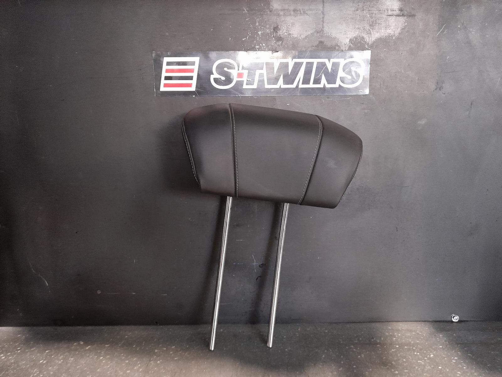 Used auto part listing image: 2013 MERCEDES S CLASS HEADREST W222, 11/13-11/20 0000342284