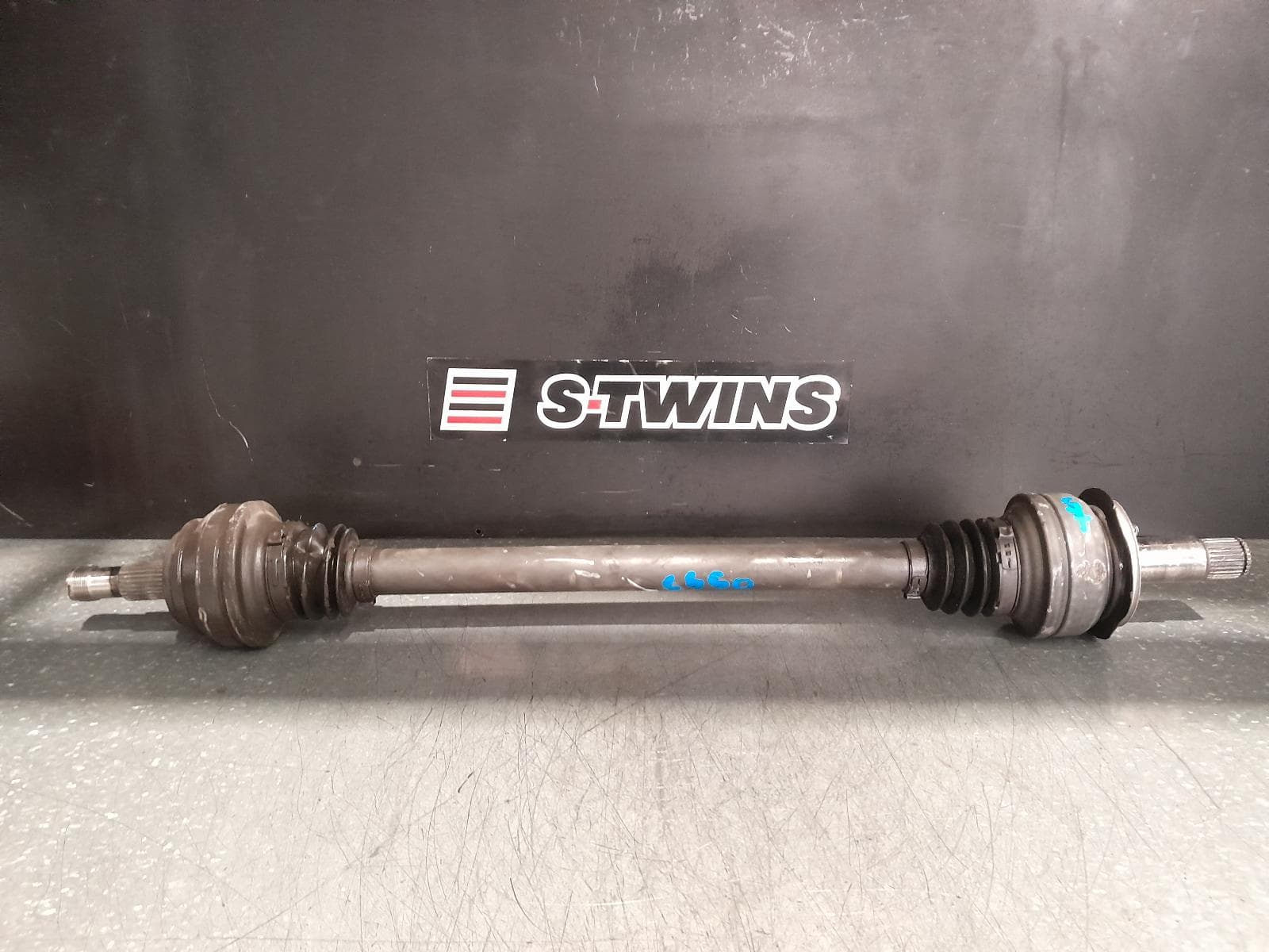 Used auto part listing image: 2013 MERCEDES S CLASS LEFT DRIVESHAFT W222, 11/13-11/20 0000343927
