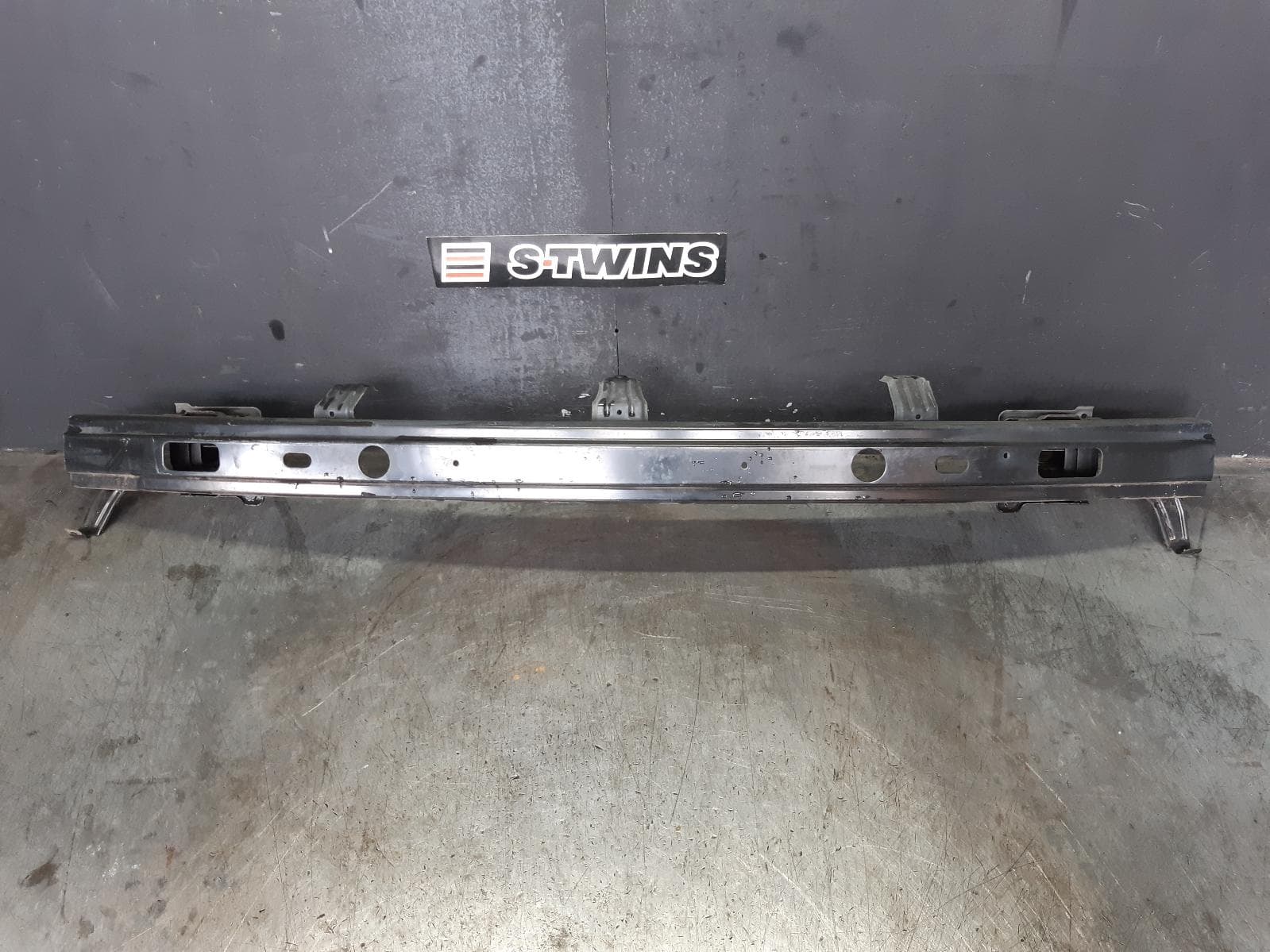 2017 HYUNDAI ILOAD/IMAX R BAR BRACKET REINFO MAIN REINFORCEMENT, TQ, BARN DOOR TYPE, 11/07-03/21 0000369654