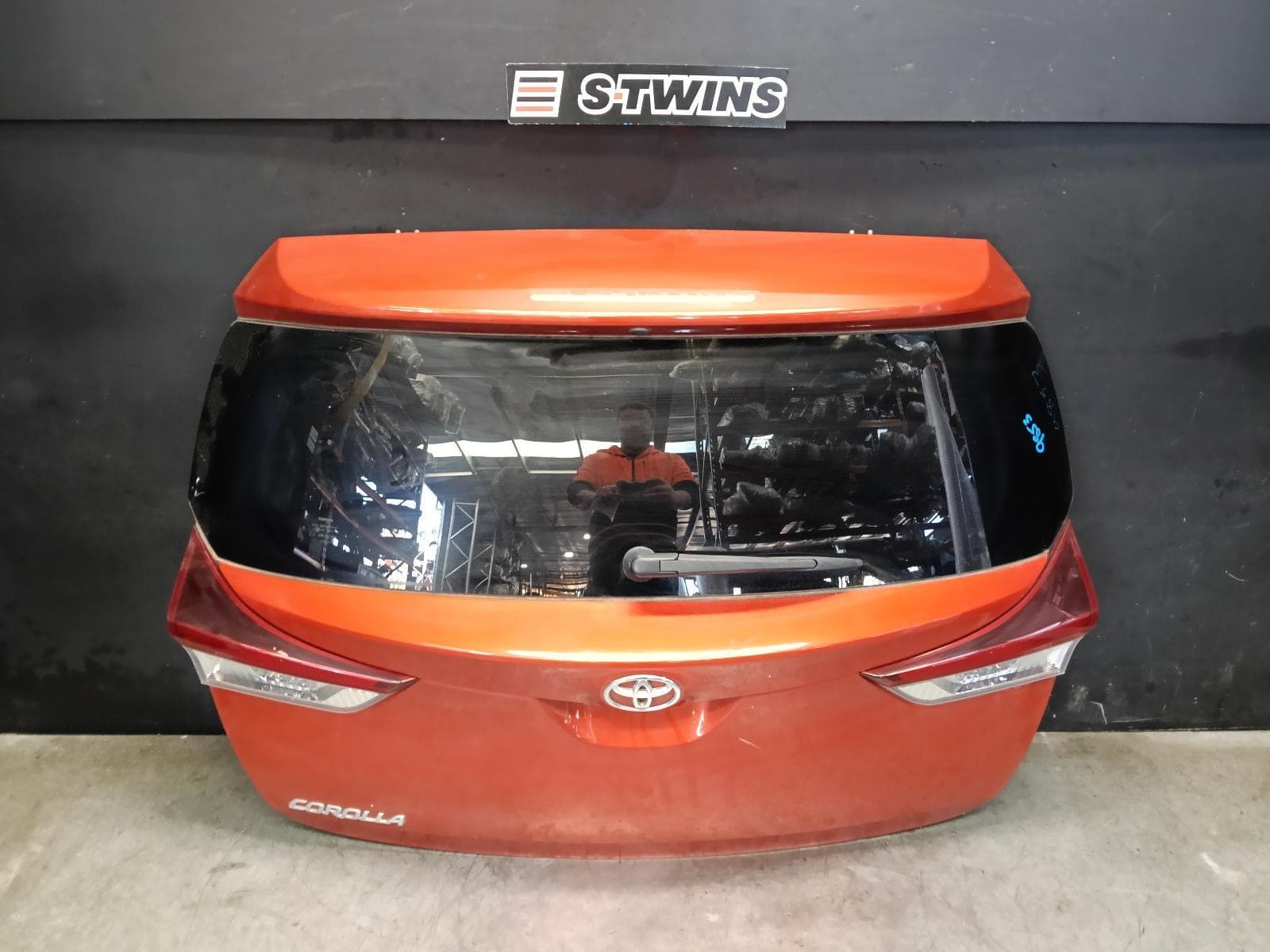 Used auto part listing image: 2016 TOYOTA COROLLA BOOTLID TAILGATE TAILGATE, ZRE182R/ZWE186R, 03/15-06/18 0000414993
