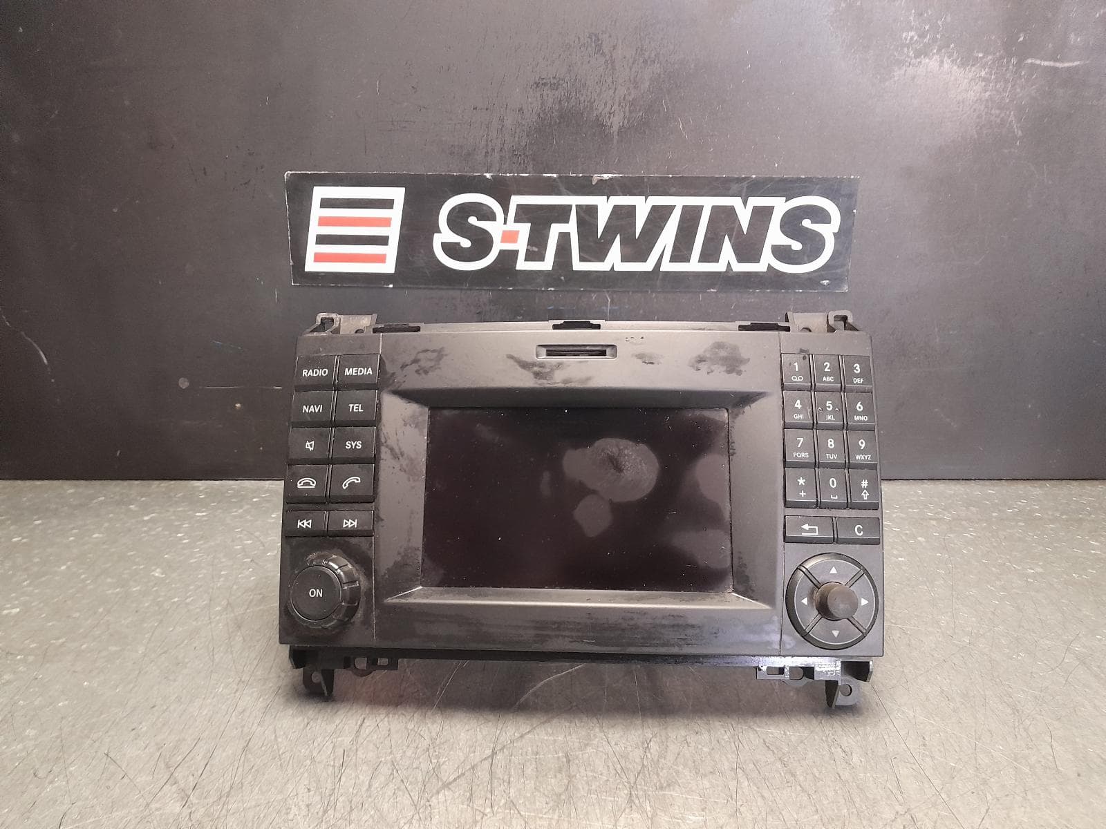 Used auto part listing image: 2016 MERCEDES SPRINTER HEAD UNIT ONLY, SAT NAV TYPE, NCV3, 10/06-04/18NCV3, 10/06-04/18 0000348805