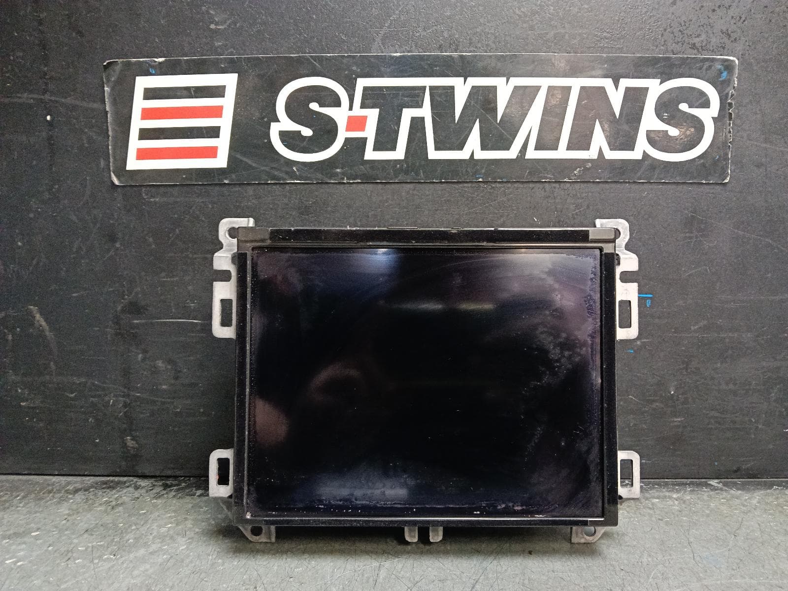 Used auto part listing image: 2021 JEEP WRANGLER DISPLAY UNIT, 8.4IN TOUCHSCREEN, W/ SAT NAV TYPE, JL, 08/18-10/23 0000420526