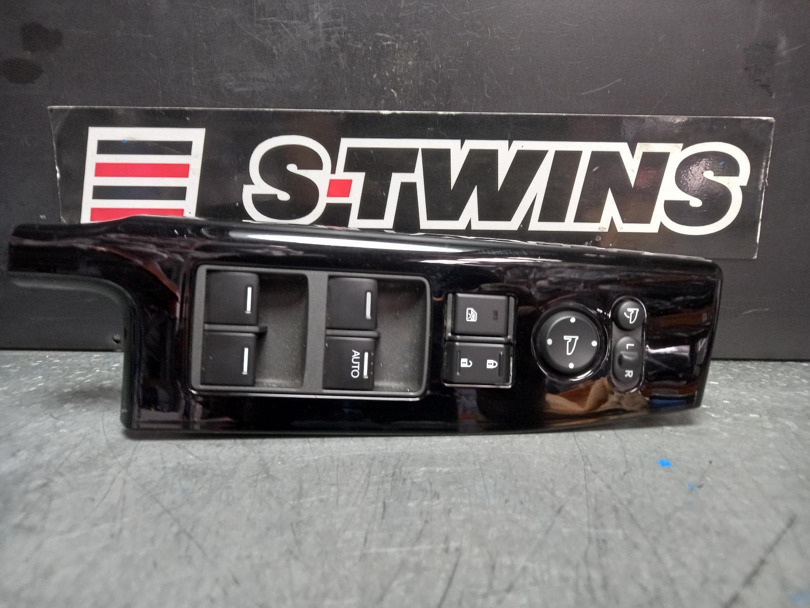 2021 HONDA ODYSSEY PWR DR WIND SWITCH RC1, RH FRONT (MASTER SWITCH), 02/14-03/22 0000374067