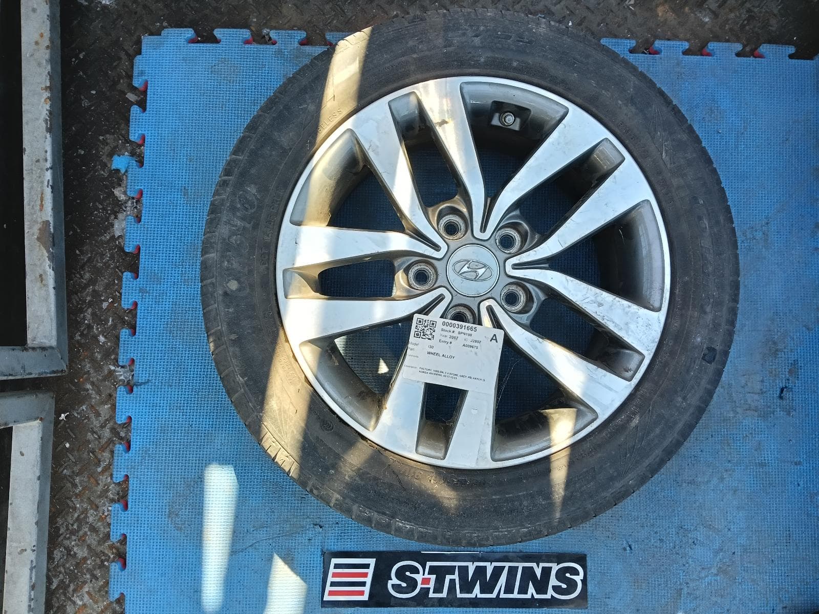2017 HYUNDAI I30 WHEEL MAG PD, FACTORY, 16X6.5IN, 5 V SPOKE, GREY, HATCH (S. KOREA VIN KMHH), 03/17-12/23 0000391665
