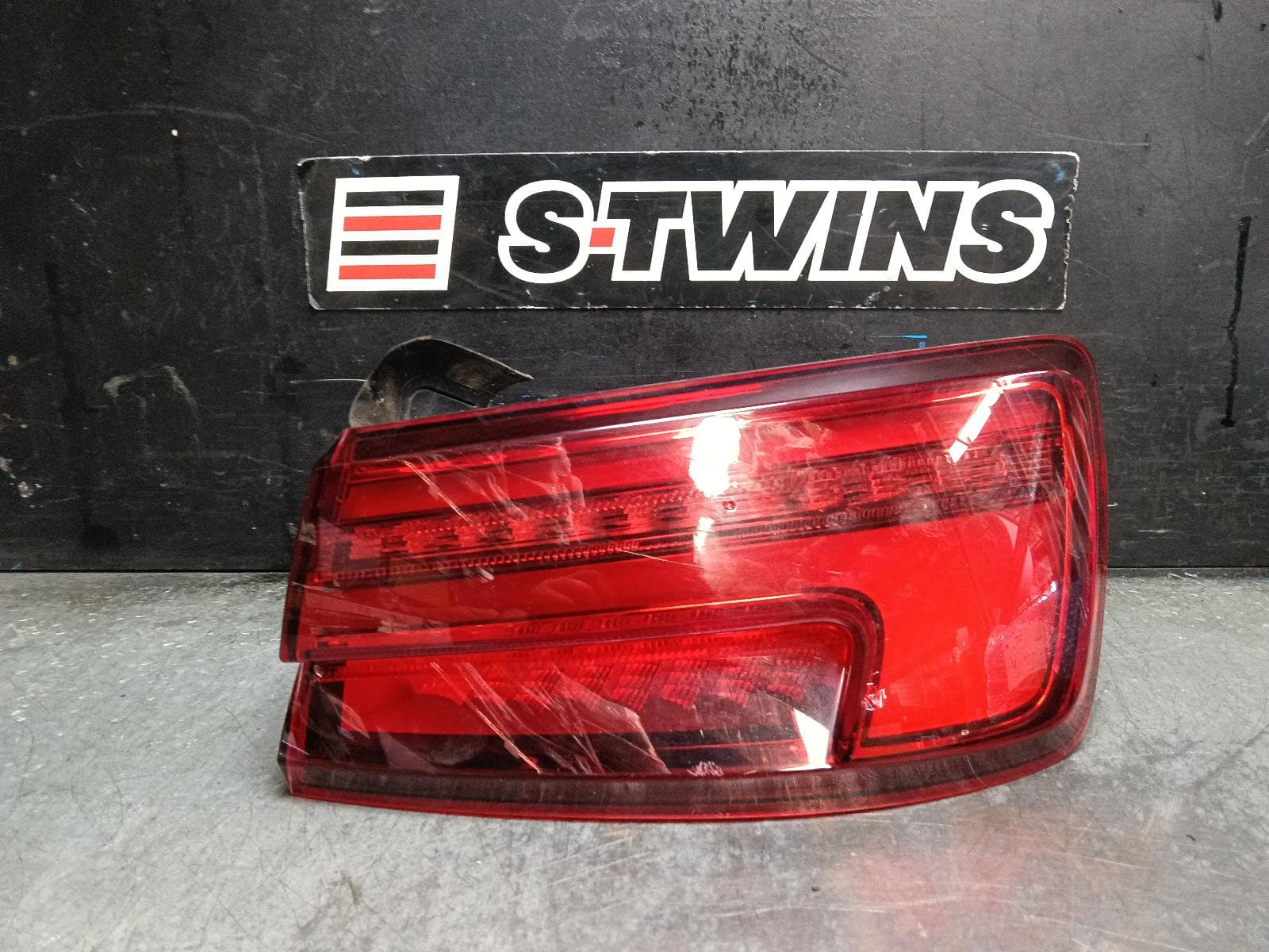 Used auto part listing image: 2017 AUDI A3 RIGHT TAILLIGHT A3/S3, 8V, SEDAN/CABRIO, LED TYPE, 05/16-10/20 0000420446