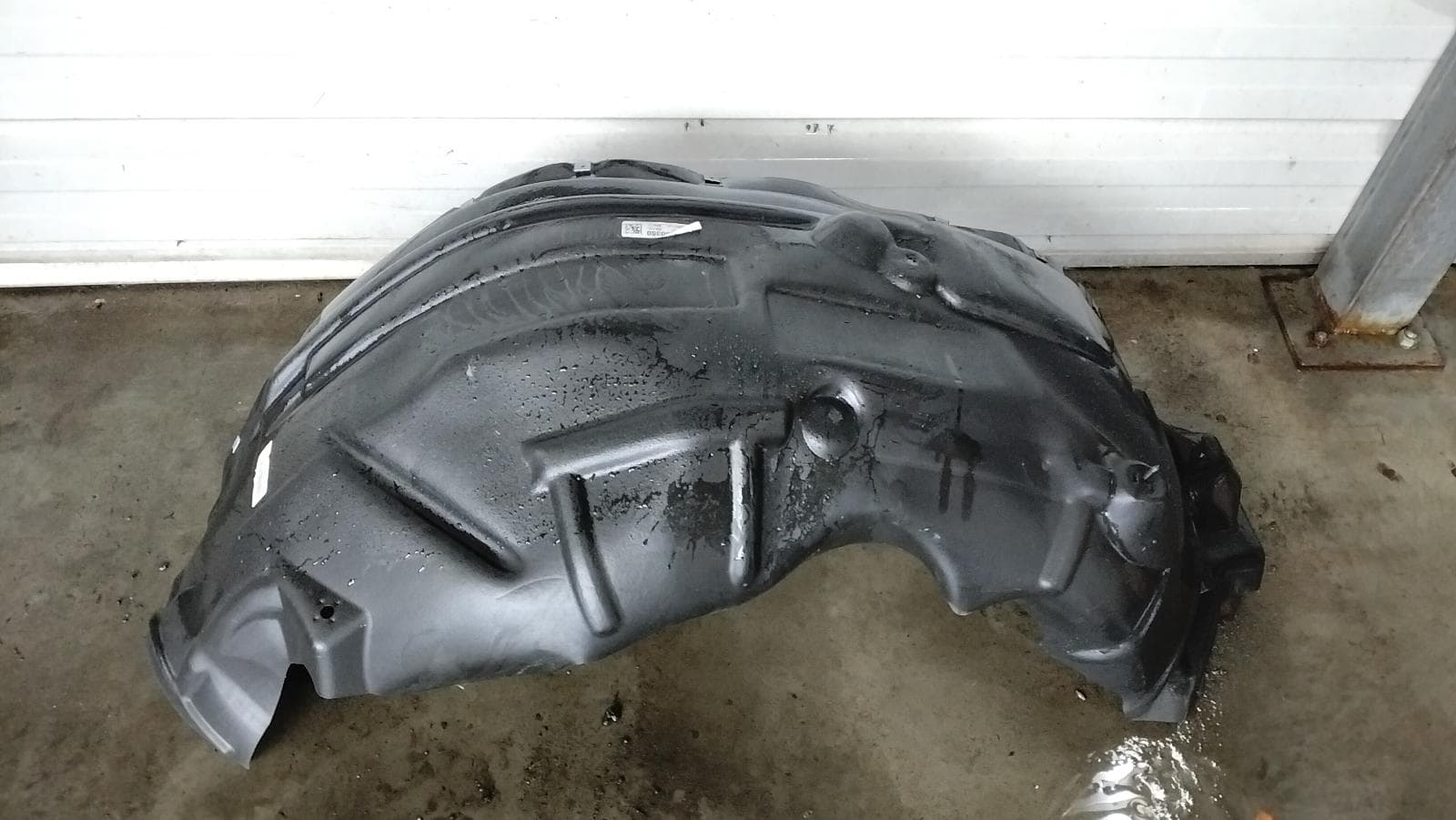 Used auto part listing image: 2024 RAM 1500 LEFT GUARD LINER DT, 12/20- 0000417492
