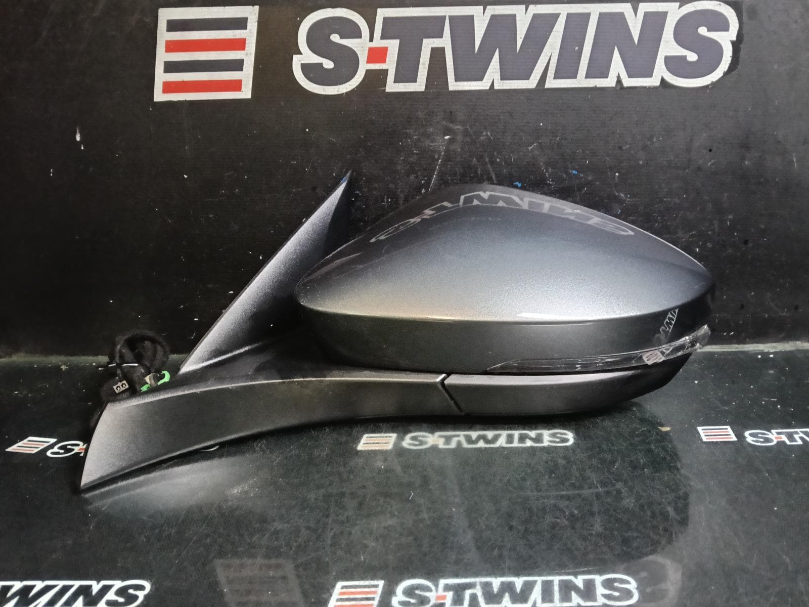 Used auto part listing image: 2021 VOLKSWAGEN T-ROC LEFT DOOR MIRROR A1, W/ POWER FOLD, HEATED, BLIND SPOT TYPE, COLOUR CODED, 03/20-07/22 0000420649