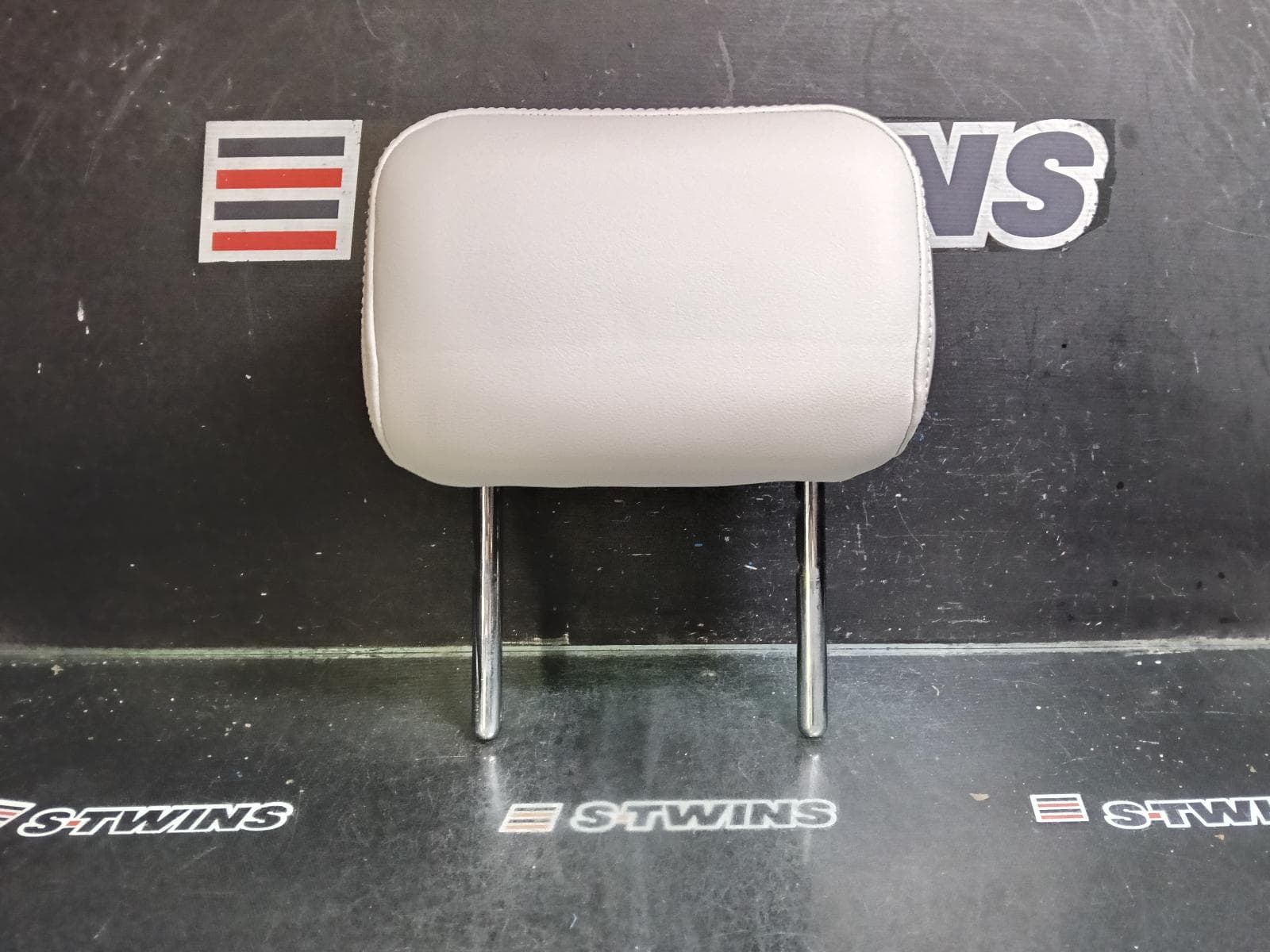 Used auto part listing image: 2021 VOLKSWAGEN T-ROC HEADREST A1, 03/20-12/25 0000420648