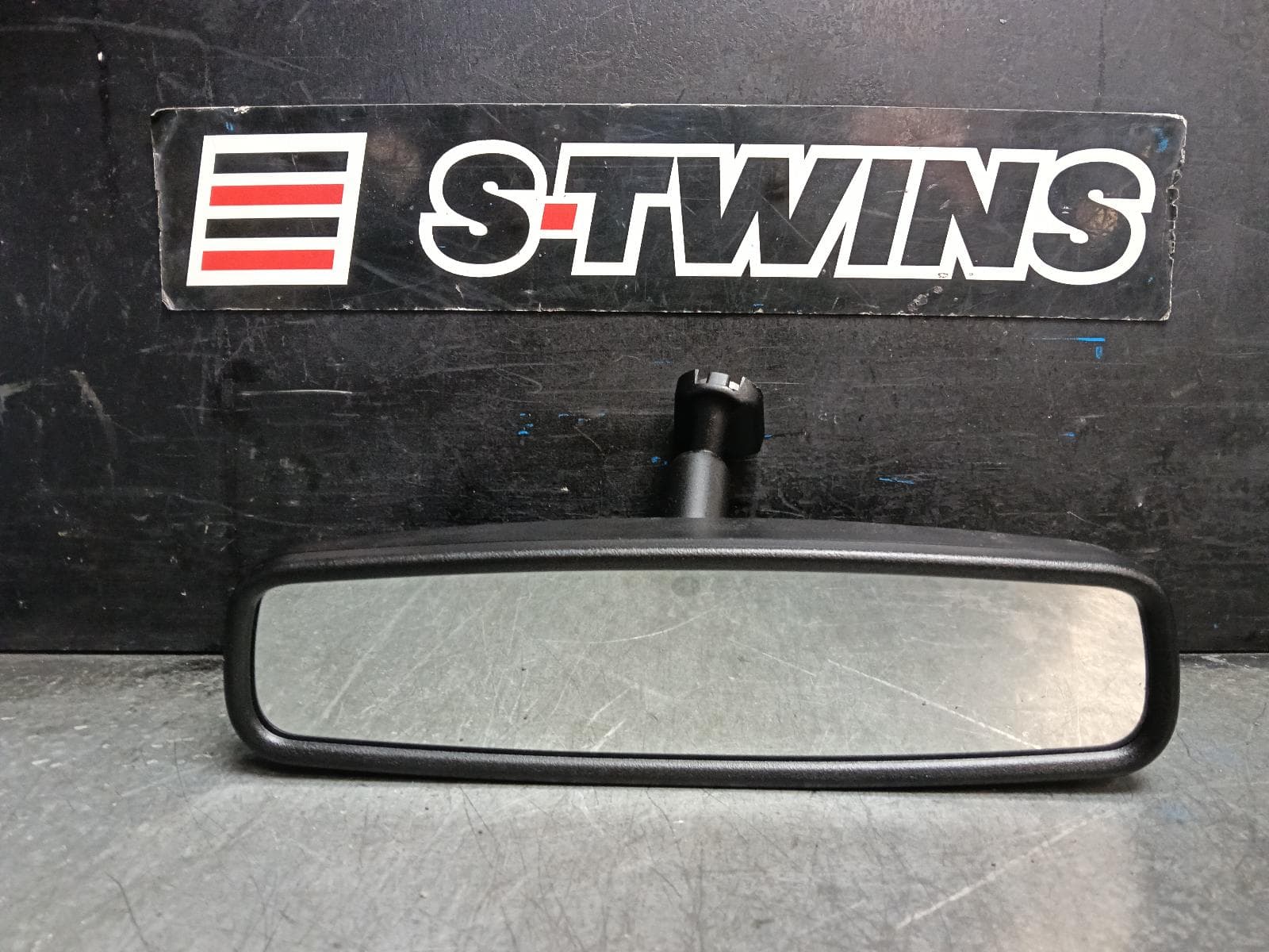 Used auto part listing image: 2021 MAZDA CX3 INTERIOR MIRROR DK, AUTO DIMMING, 03/15- 0000420556