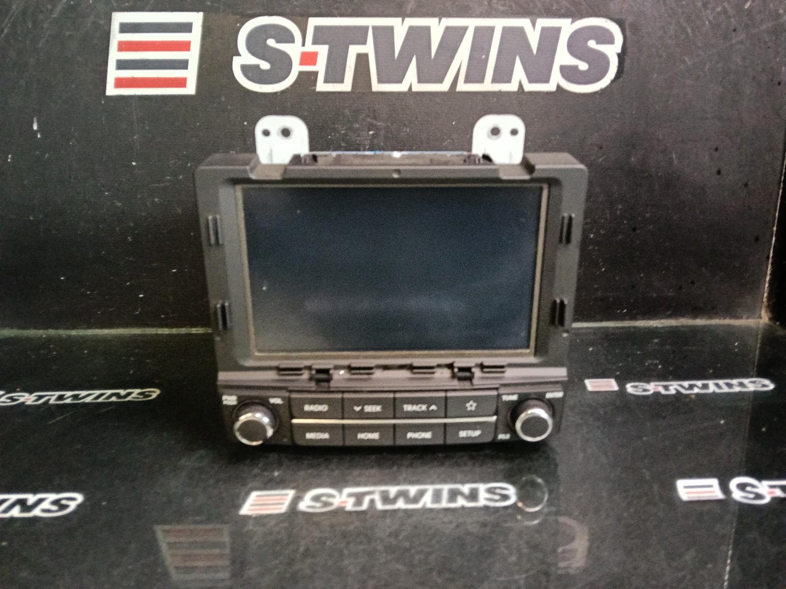 Used auto part listing image: 2020 HYUNDAI ILOAD/IMAX DISPLAY UNIT, 7IN TOUCHSCREEN, TQ, 03/18-03/21 0000420544