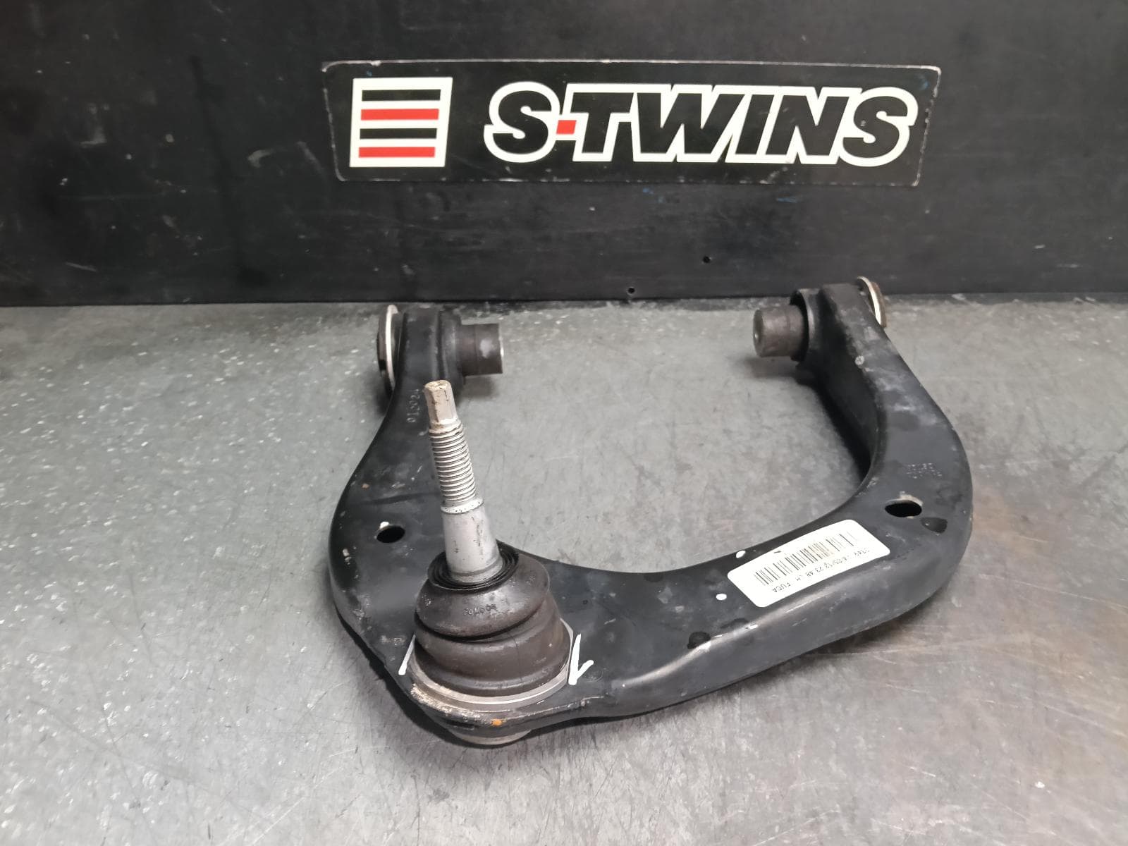 2024 VOLKSWAGEN AMAROK LEFT FRONT UPPER CONTROL ARM NF, 12/22- 0000417241