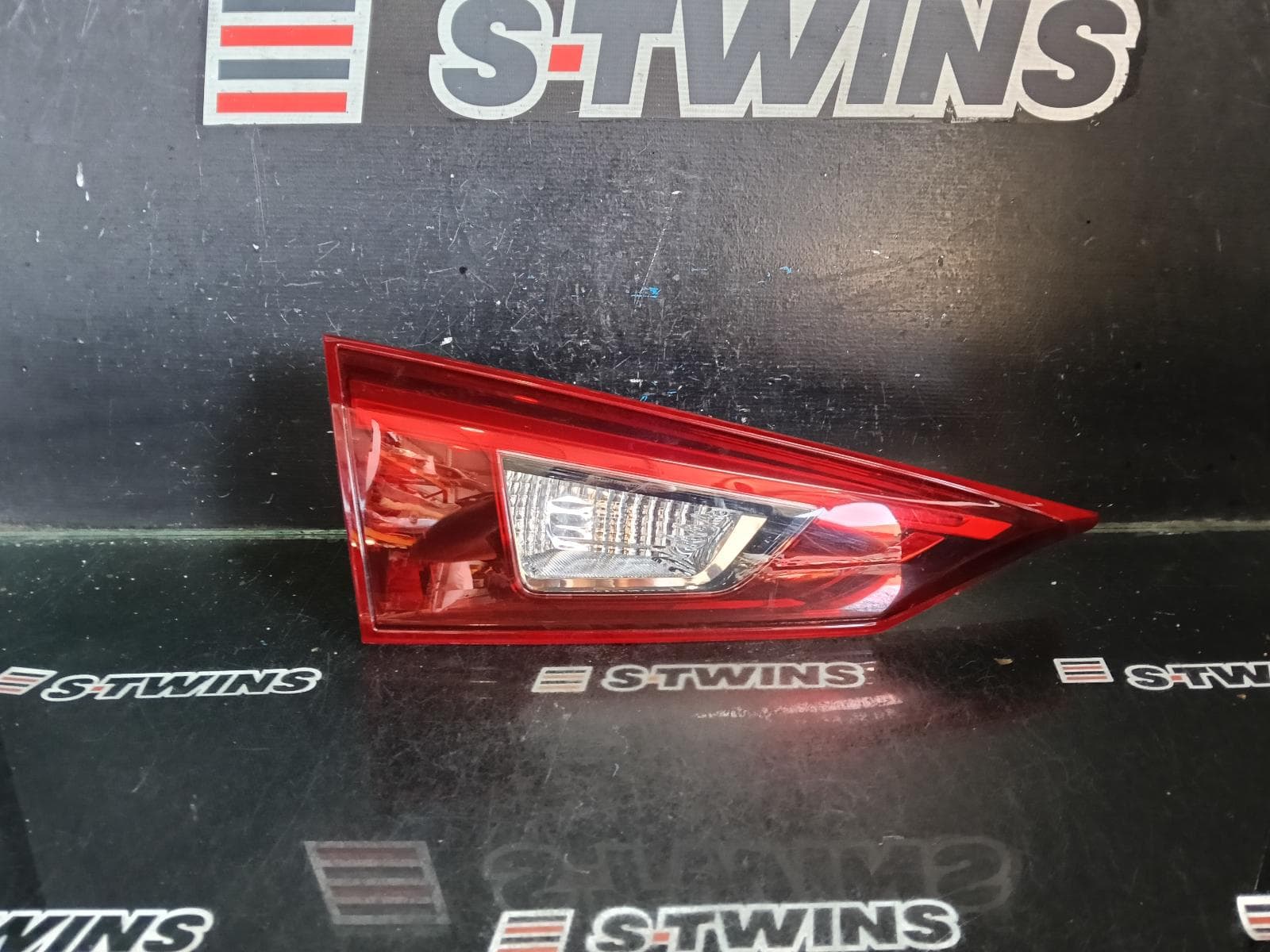2016 MAZDA 3 REAR GARNISH BOOTLID LAMP (LH SIDE), LED TYPE, BM-BN, 11/13-02/19 0000420393