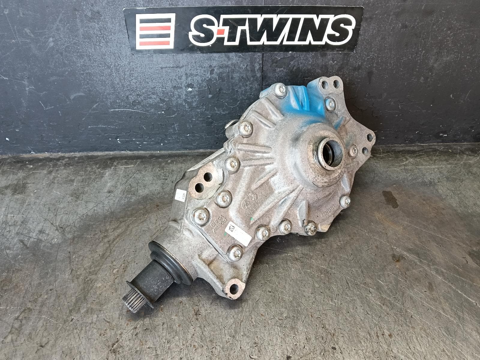 Used auto part listing image: 2017 LAND ROVER RANGEROVER VELAR DIFFERENTIAL CENTRE L560, FRONT, DIESEL, 3.0/2.0, 05/17- 0000420382