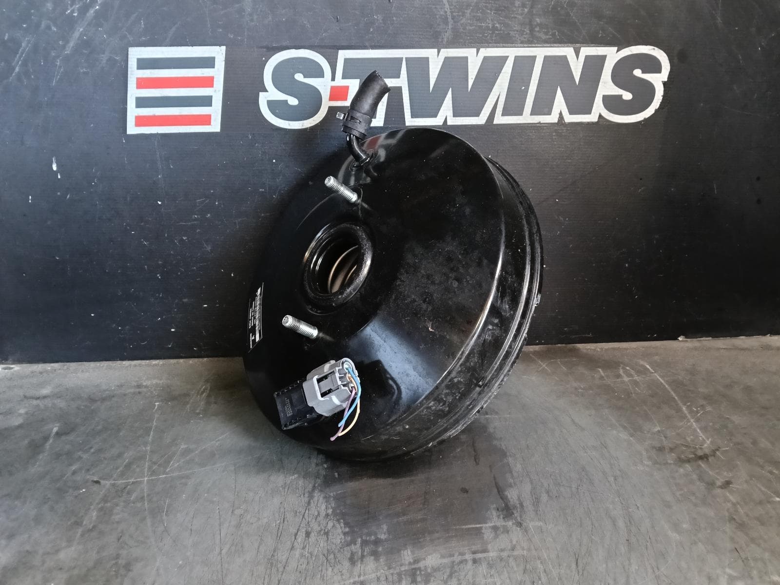 Used auto part listing image: 2016 MAZDA 3 BRAKE BOOSTER BM, P/N B4Y14380ZA, 06/13-05/16 0000420754