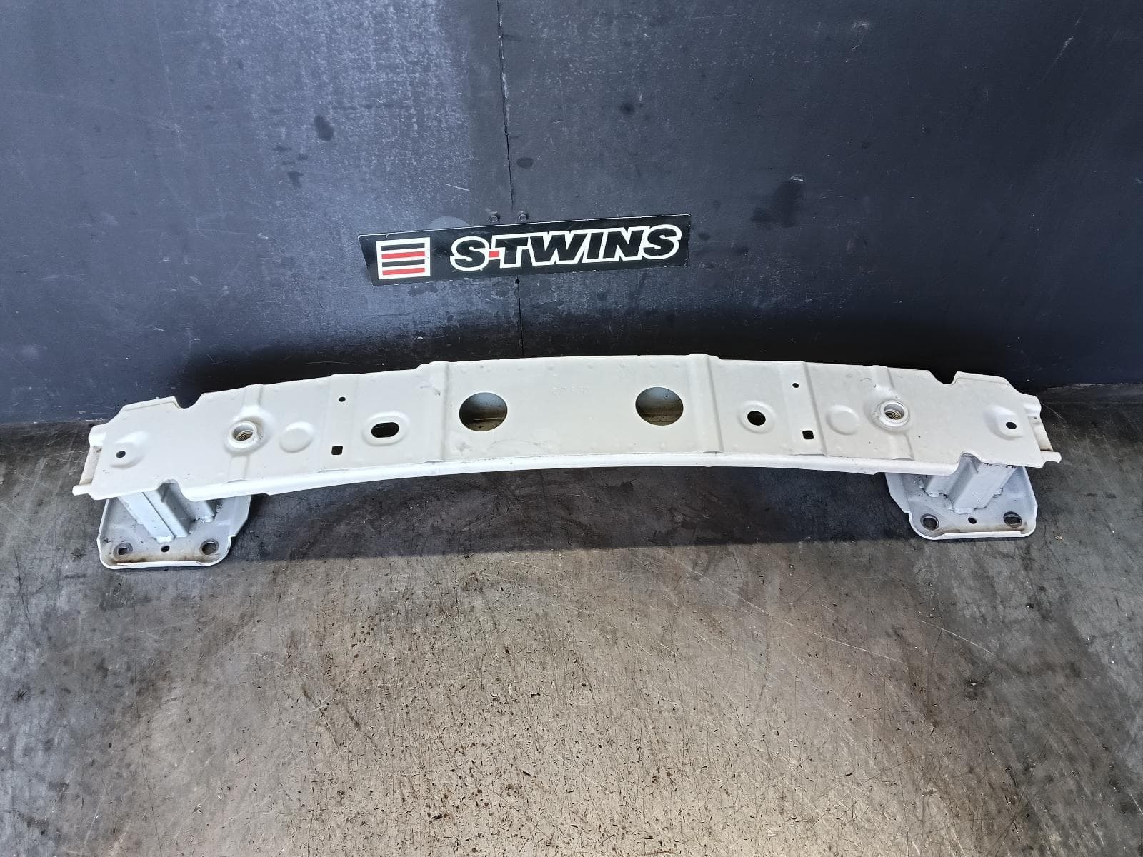 Used auto part listing image: 2016 MAZDA 3 R BAR BRACKET REINFO REINFORCEMENT, BM-BN, SEDAN, 06/13-02/19 0000420758