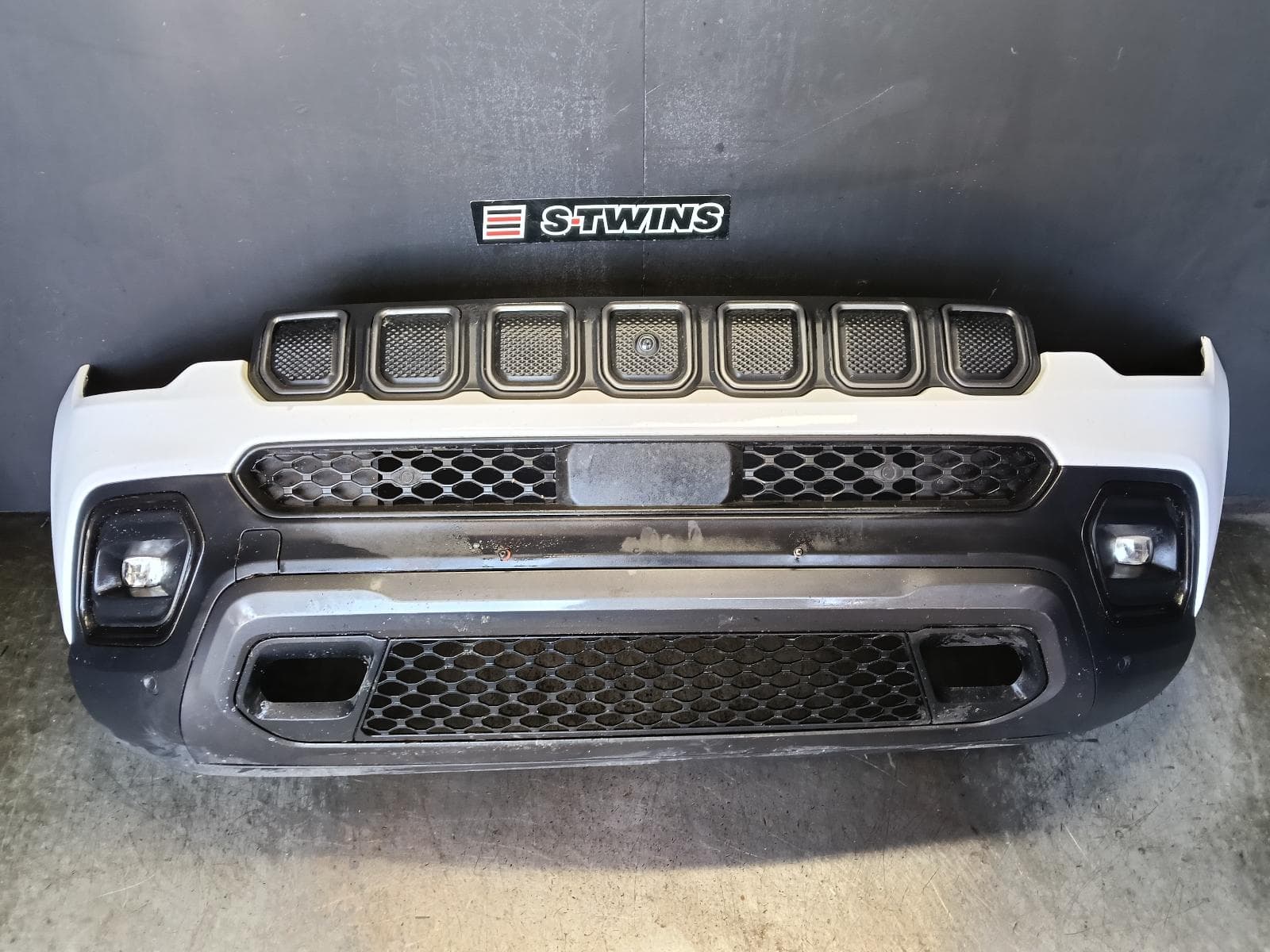 2022 JEEP COMPASS FRONT BUMPER M6, BUMPER BAR (2 PIECE), NON PARK SENSOR TYPE, NON TRAILHAWK, 04/21-12/23 0000420779