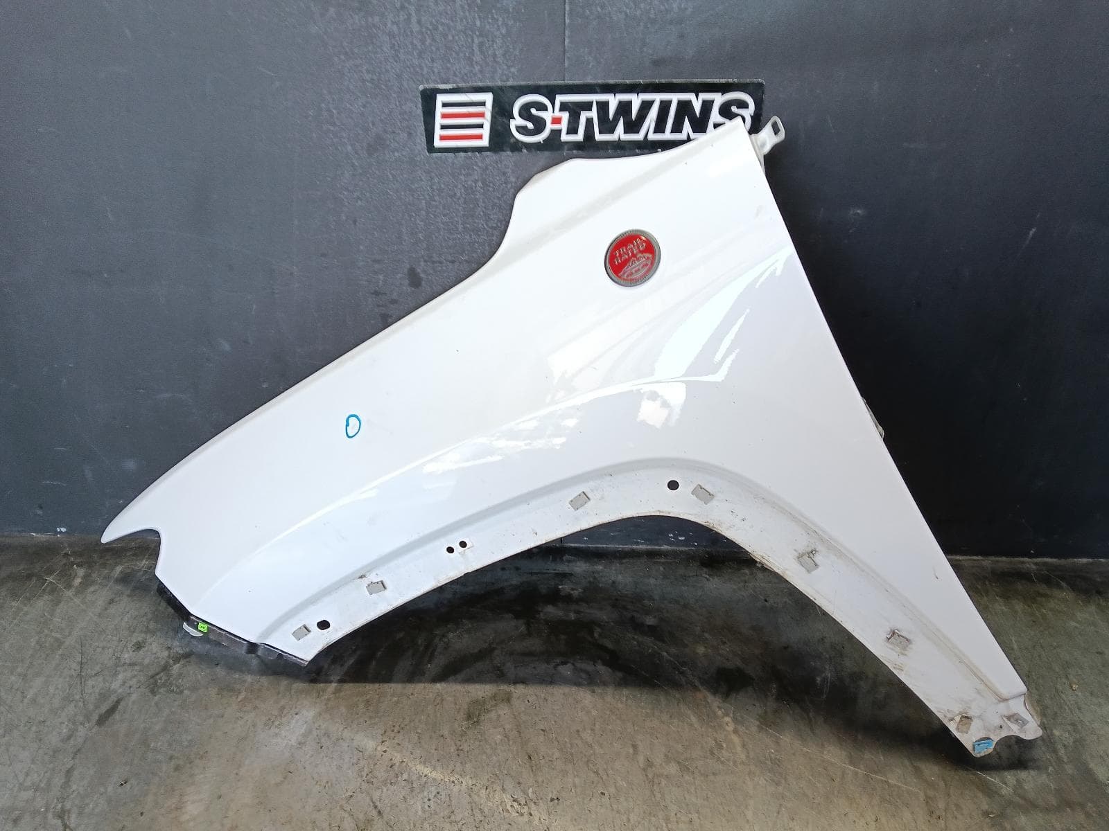 Used auto part listing image: 2022 JEEP COMPASS LEFT GUARD M6, 10/17- 0000420813