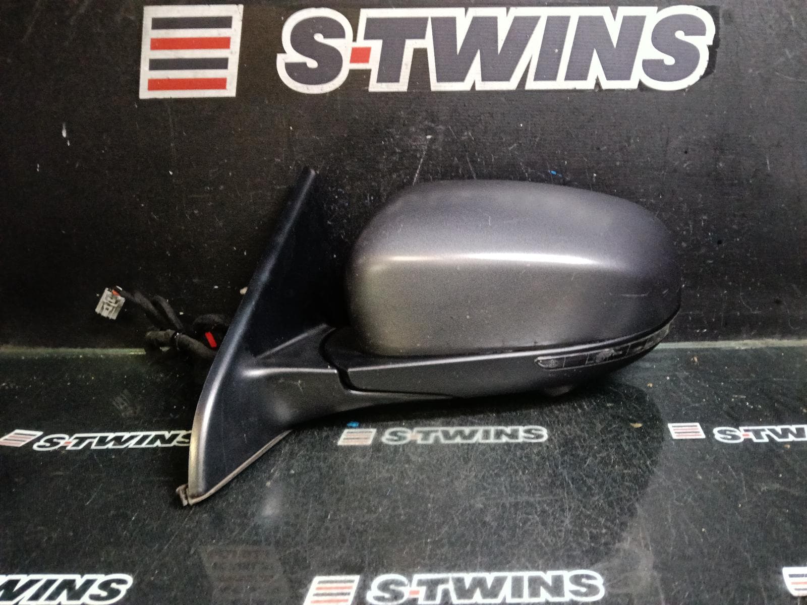 Used auto part listing image: 2022 JEEP COMPASS LEFT DOOR MIRROR M6, W/ POWER FOLD, CAMERA TYPE, DARK GREY, 04/21-12/23 0000420906