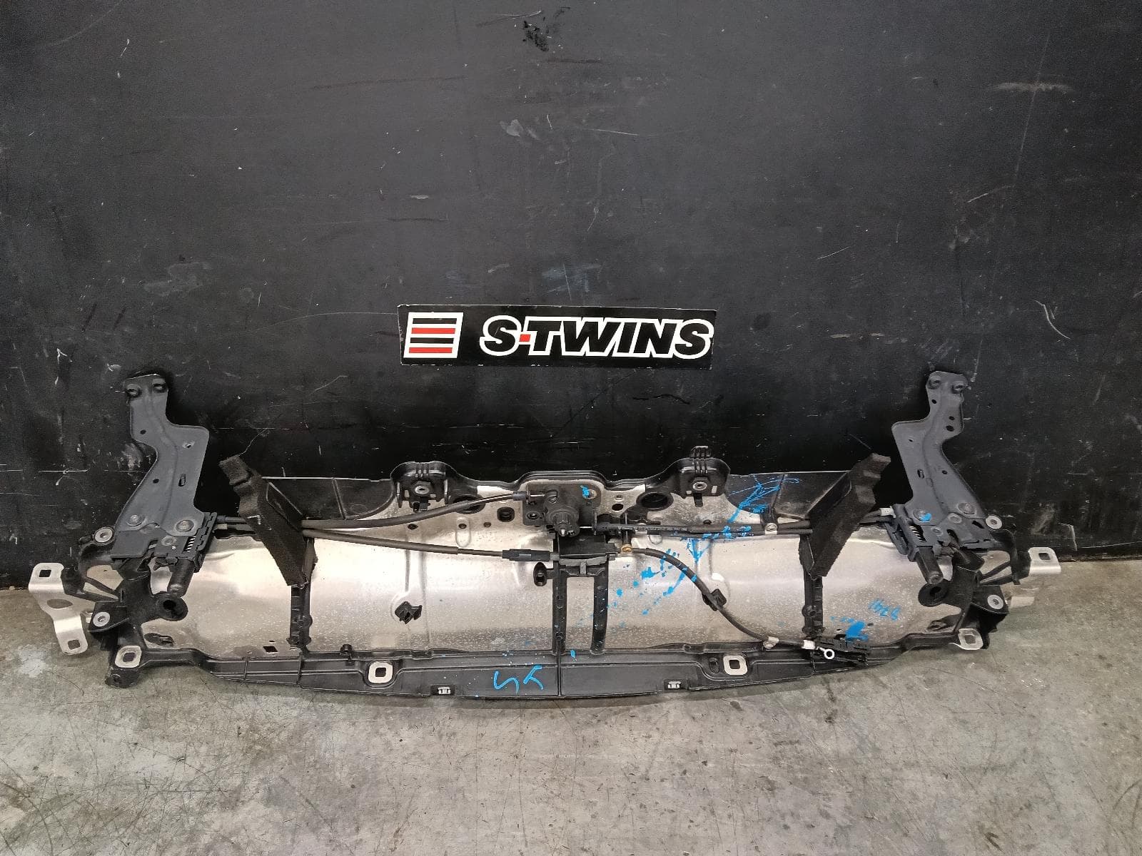 Used auto part listing image: 2018 PORSCHE MACAN RADIATOR SUPPORT 95B, 06/14-12/25 0000421083