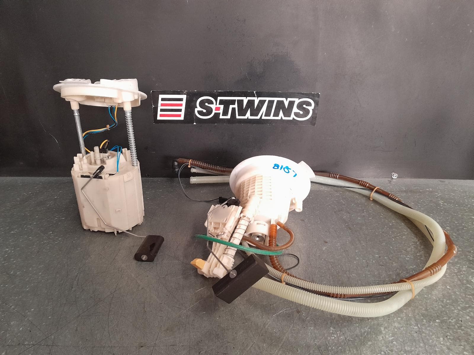 Used auto part listing image: 2020 CHRYSLER 300C FUEL PUMP PETROL, 6.4, LX, 12/11-12/21 0000333139