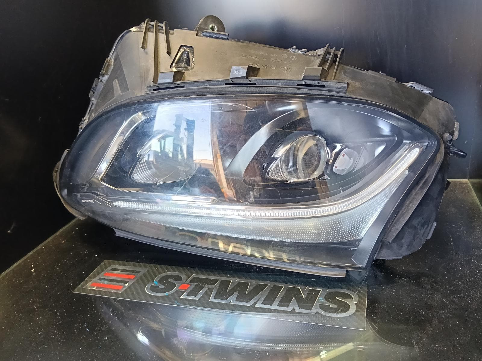 Used auto part listing image: 2016 MERCEDES GLC CLASS LEFT HEADLAMP X253/C253, LED & STATIC TYPE, 09/15-07/19 0000356091