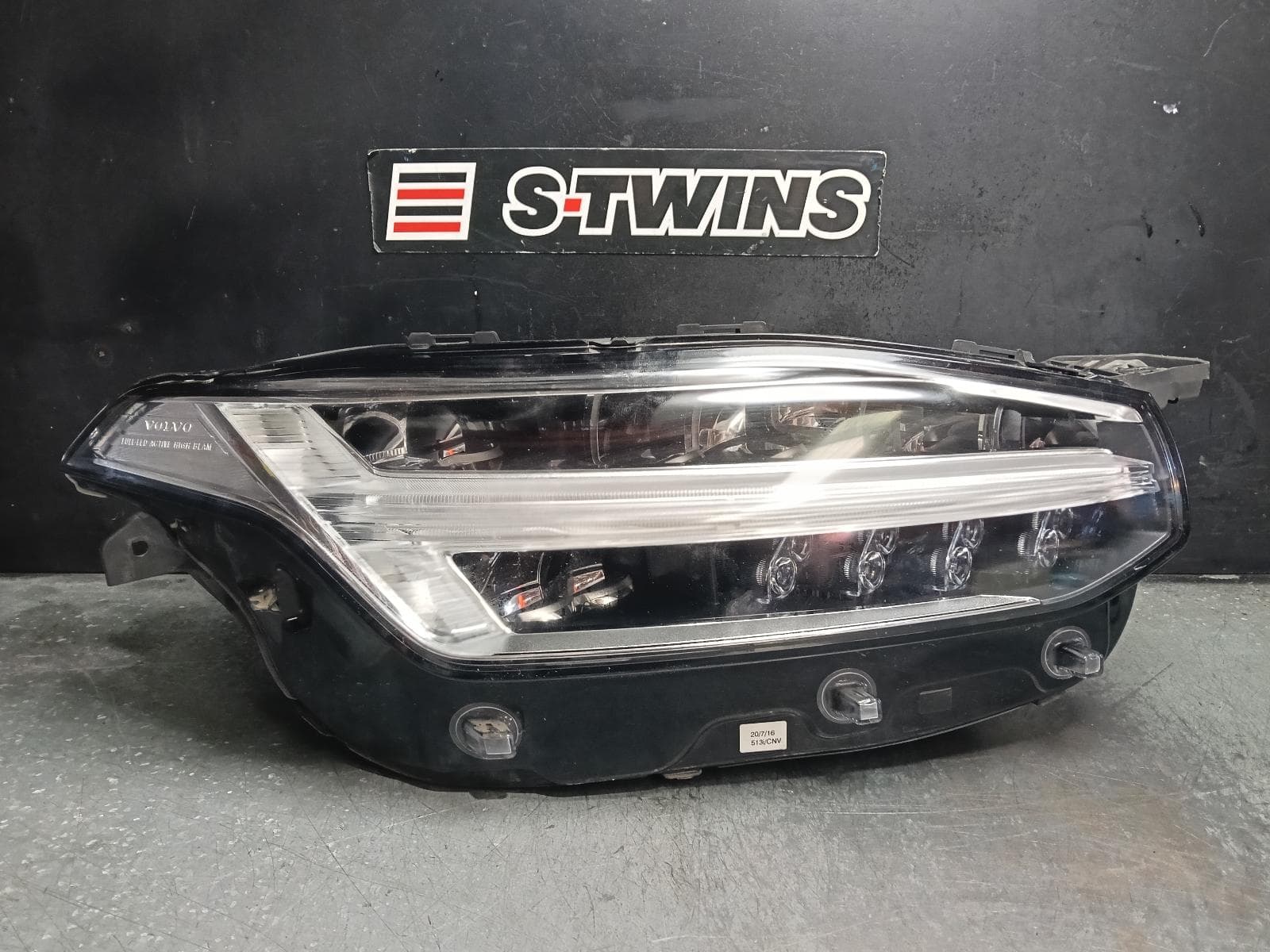 Used auto part listing image: 2016 VOLVO XC90 RIGHT HEADLAMP Mk2, W/ LED TYPE, 04/15-11/24 0000421006