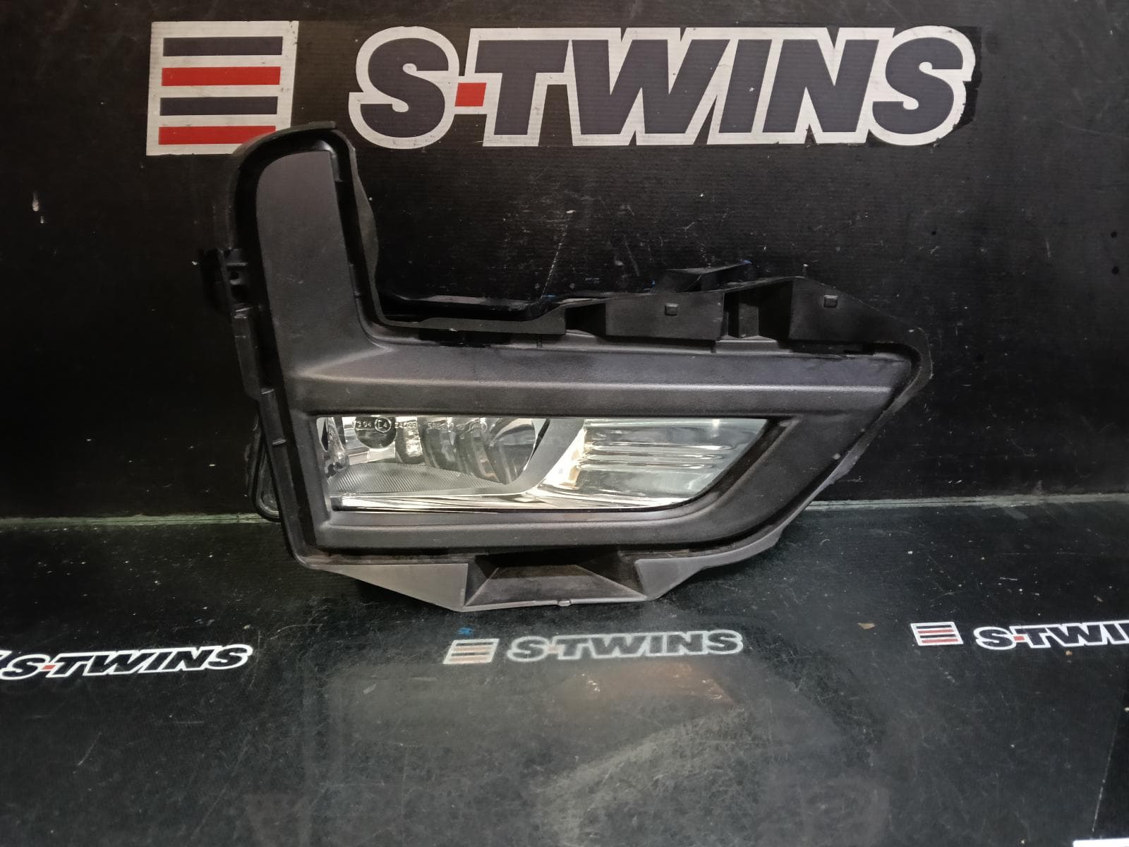 Used auto part listing image: 2018 NISSAN XTRAIL RIGHT INDICATOR FOG SIDE BUMPER FOGLAMP SURROUND, T32, 02/17-07/22 0000421236