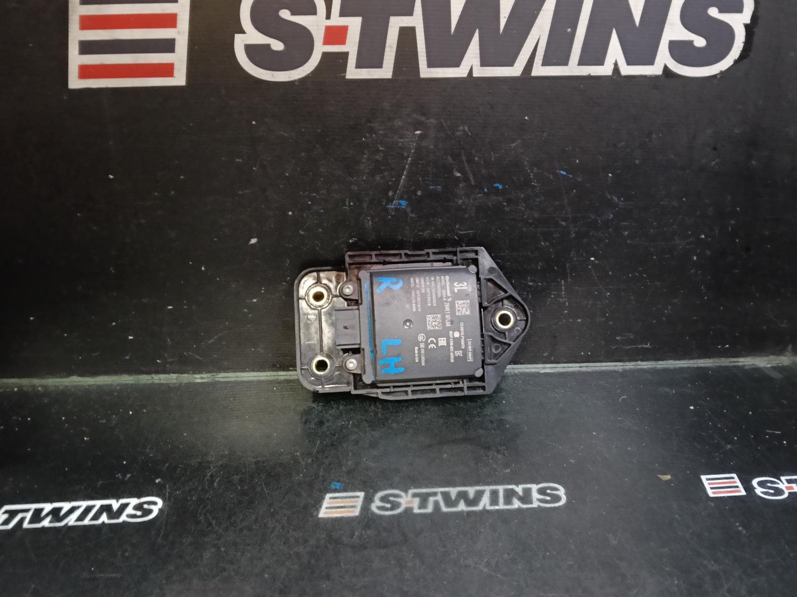 Used auto part listing image: 2018 NISSAN XTRAIL REVERSE CAMERA BLIND SPOT MONITOR SENSOR (LH REAR BEHIND BUMPER), T32, 02/14-07/22 0000421239