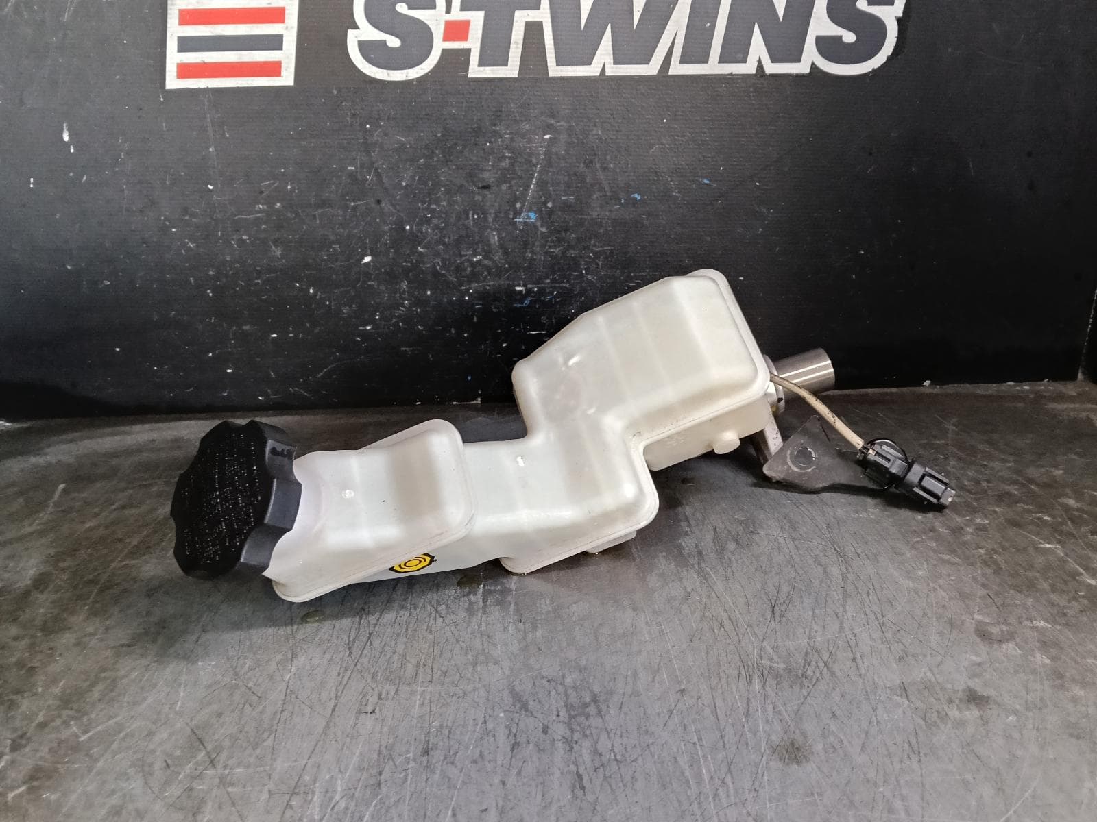 2014 HYUNDAI SANTA FE MASTER CYLINDER DM, 06/12-02/18 0000421112