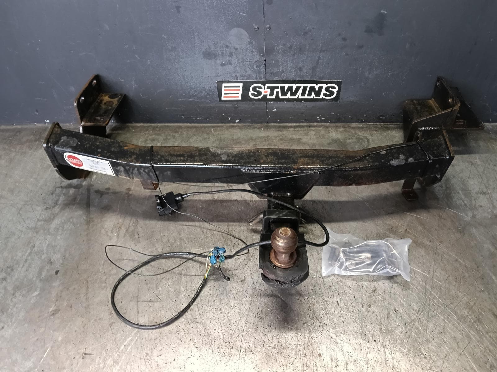 2014 HYUNDAI SANTA FE TOWBAR DM, AFTERMARKET, 06/12-02/18 0000421117