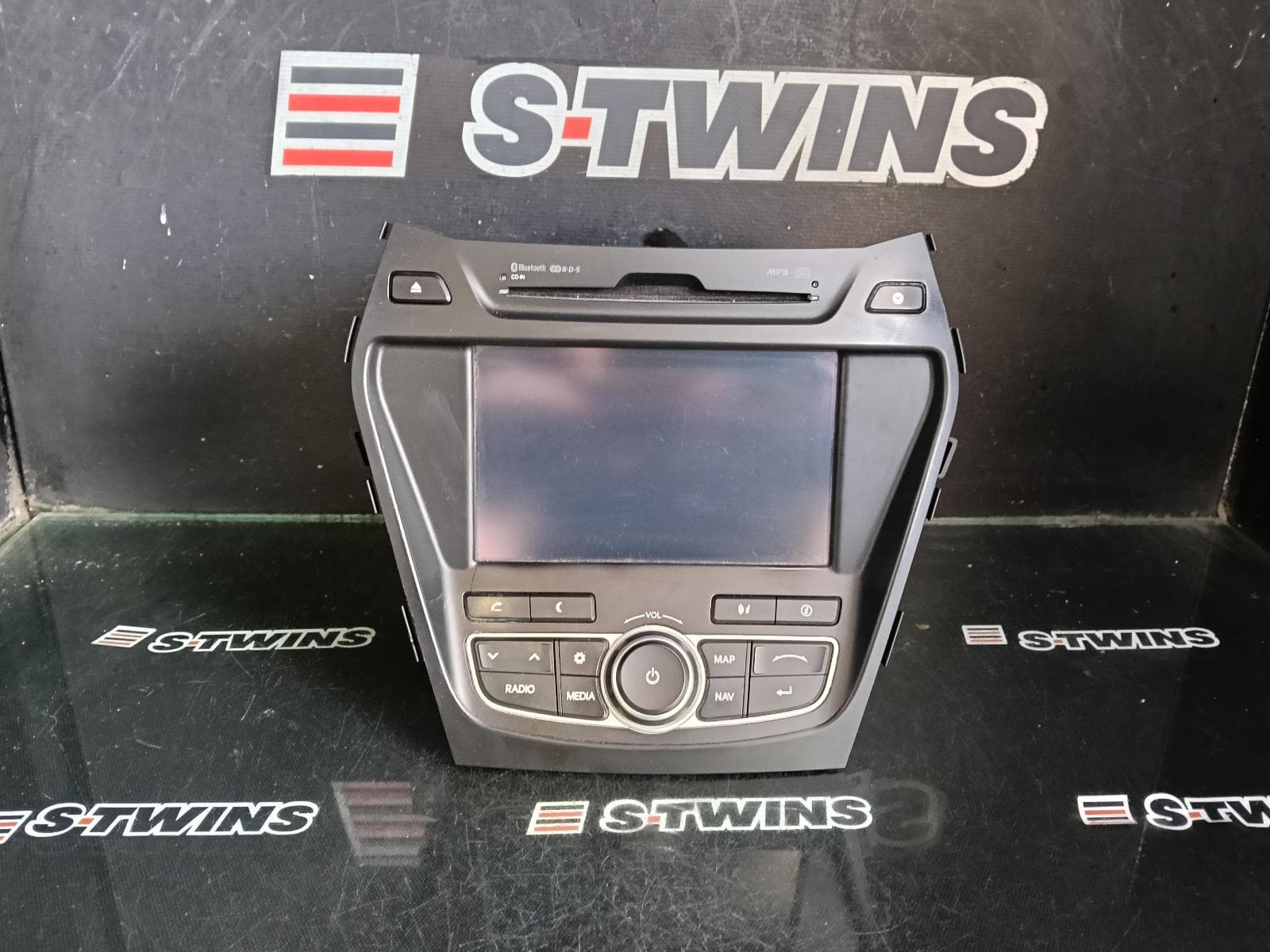 Used auto part listing image: 2014 HYUNDAI SANTA FE DISPLAY & CONTROL UNIT, SAT NAV TYPE, DM, 06/12-05/15 0000421064