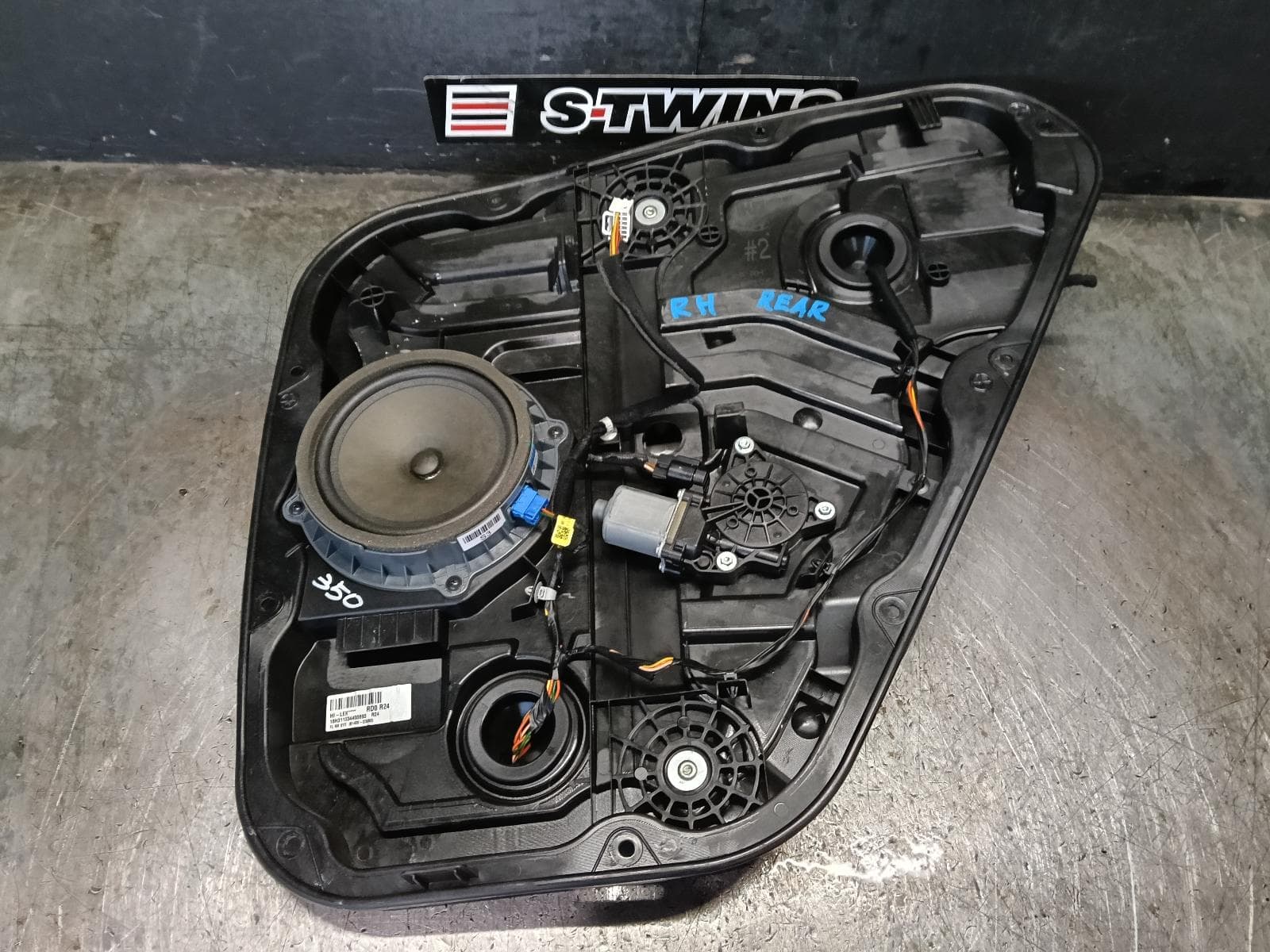 2018 HYUNDAI TUCSON RIGHT REAR WND REG MOTOR TL, DOOR REG ASSY (REG AND MOTOR), GO/TROPHY/ACTIVE X, 06/15-01/21 0000421200