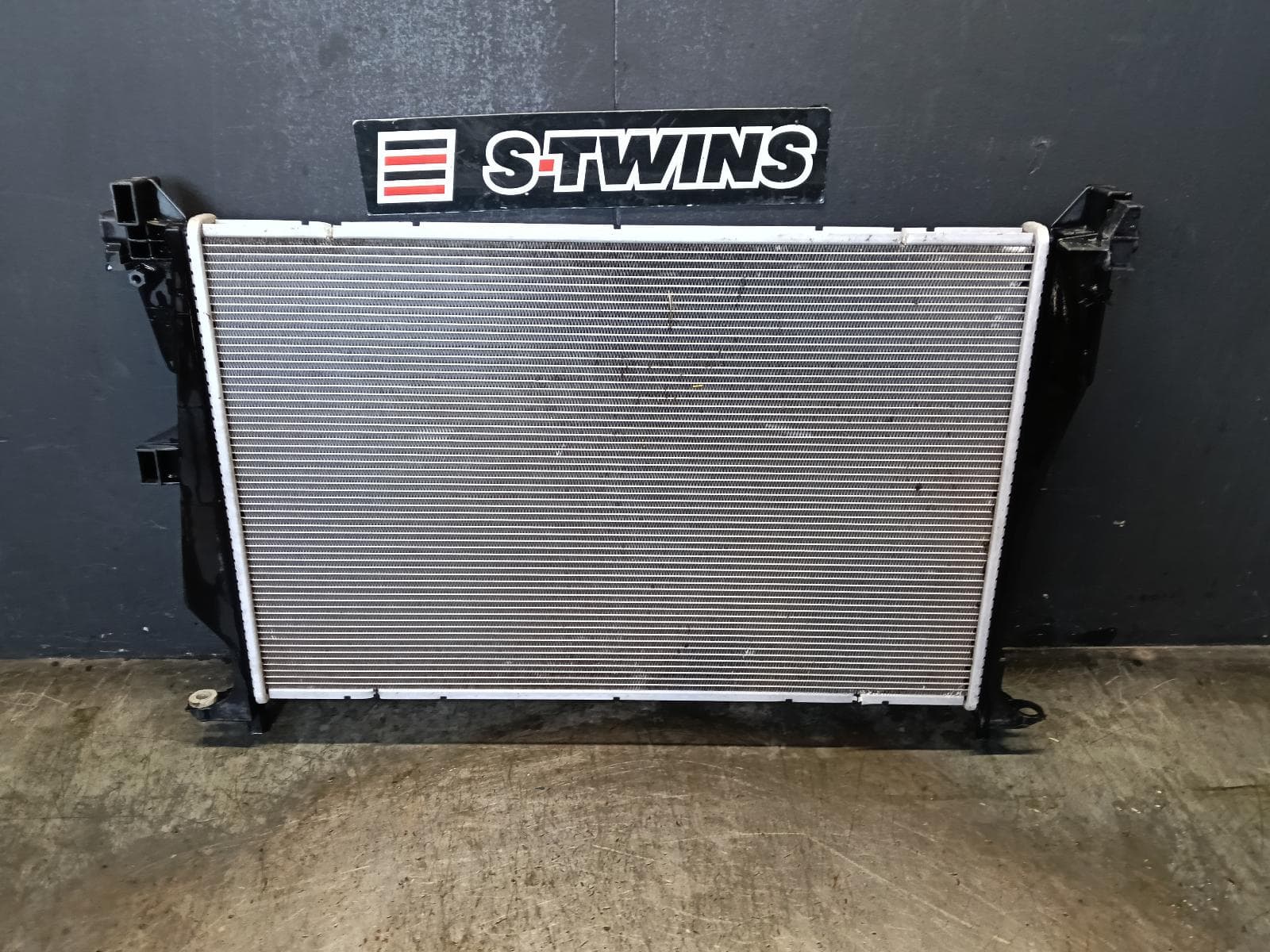 Used auto part listing image: 2022 JEEP COMPASS RADIATOR AUTO, 2.0, DIESEL, M6, 10/17-12/23 0000421133