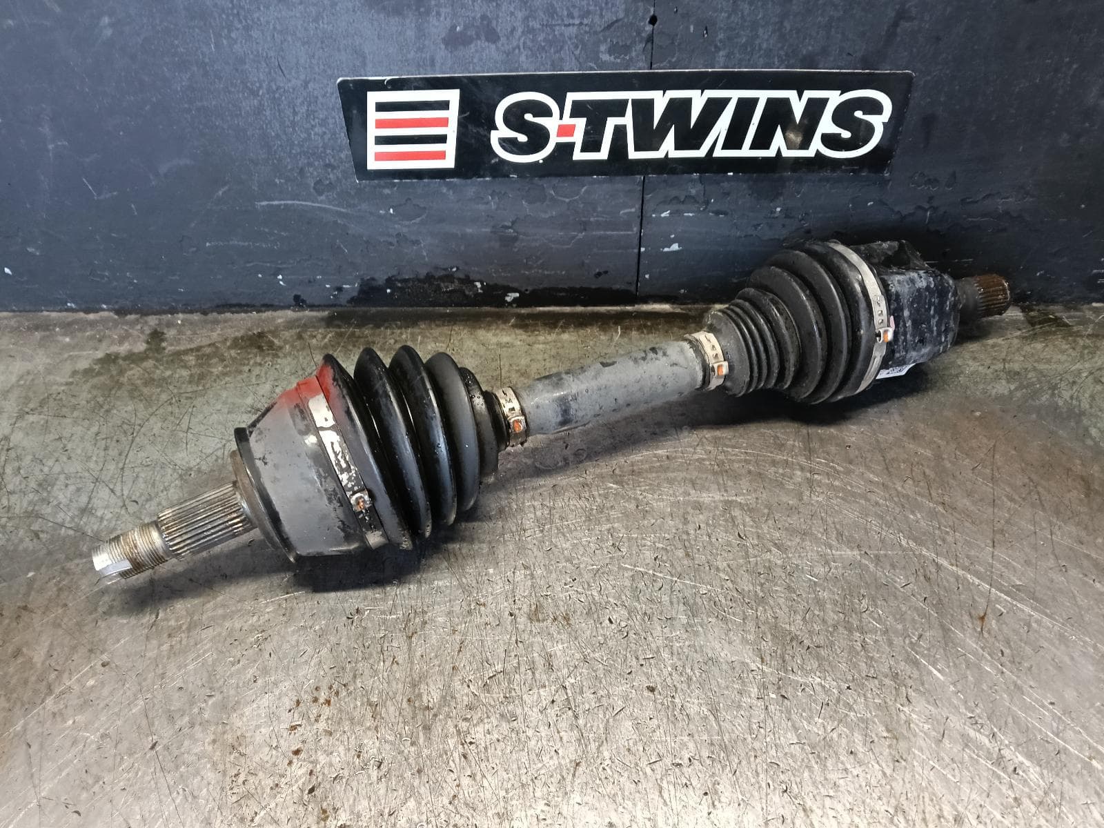 Used auto part listing image: 2022 JEEP COMPASS LEFT DRIVESHAFT FRONT, AWD T/M, AUTO, DIESEL, 2.0, M6, 10/17-12/23 0000421145